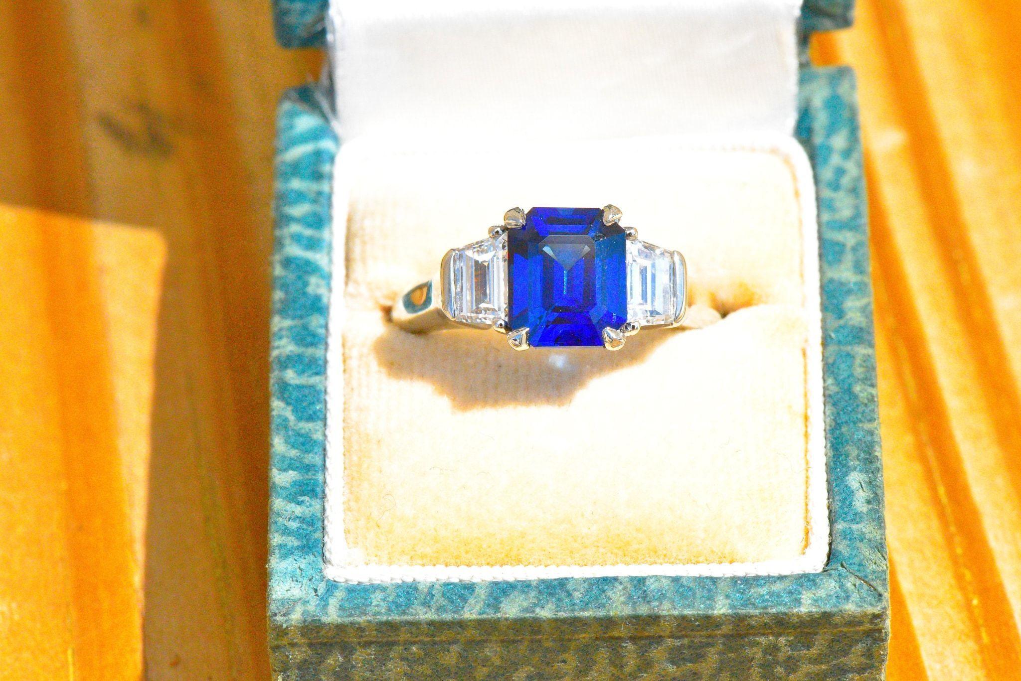 Vintage 4.02 CTW Royal Blue Sapphire Diamond Platinum Three Stone Ring 3