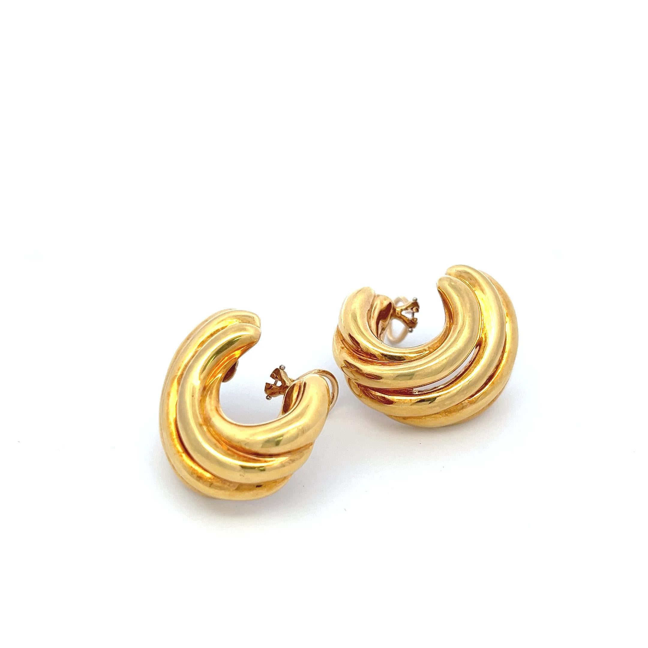 Vintage 40,30 Gramm 1,40 Zoll 18 Karat Gelbgold Clip auf Ohrringe im Angebot 1