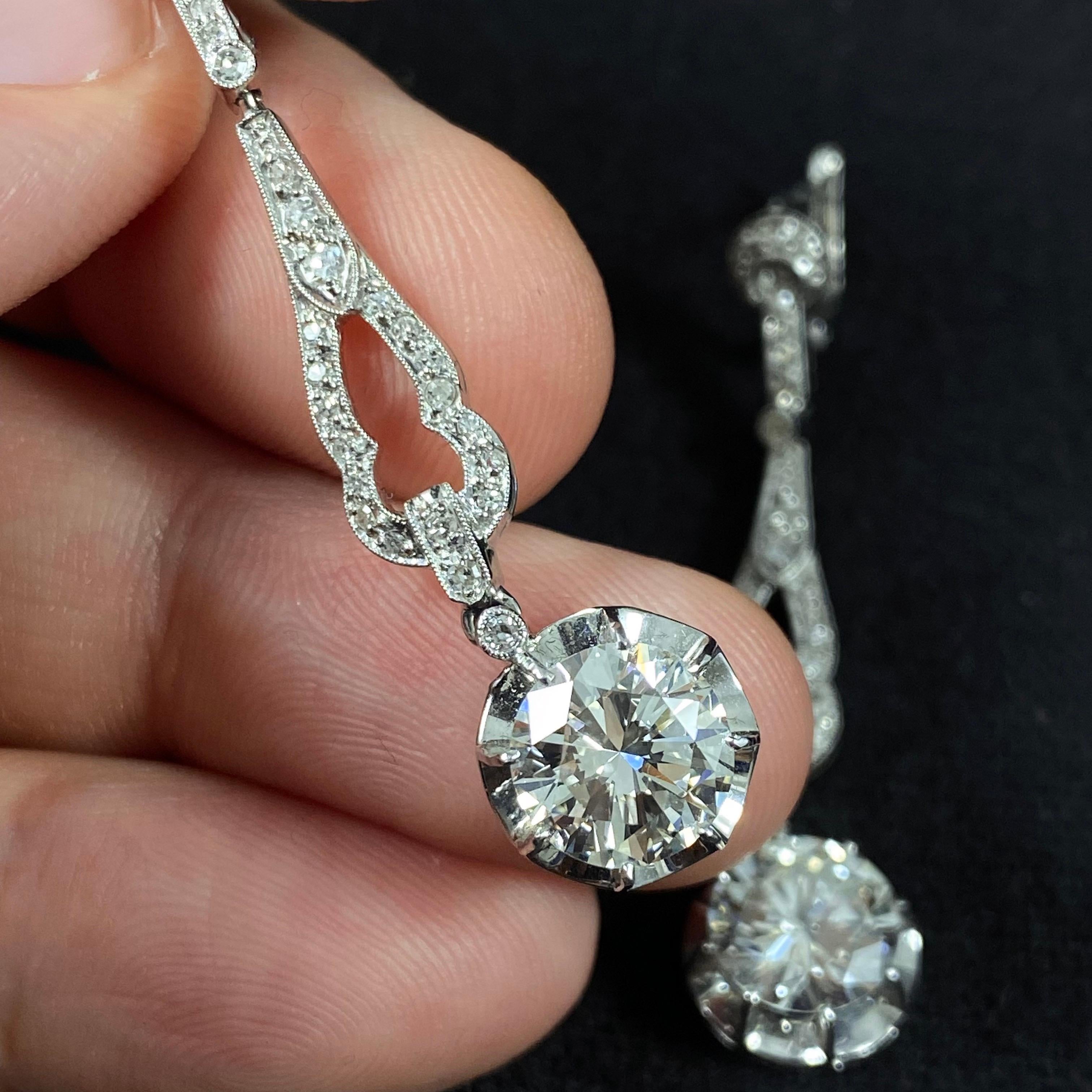 Round Cut Vintage 4.04 Carat VVS Art Deco Style Diamond Pendant Drop Earrings White Gold For Sale