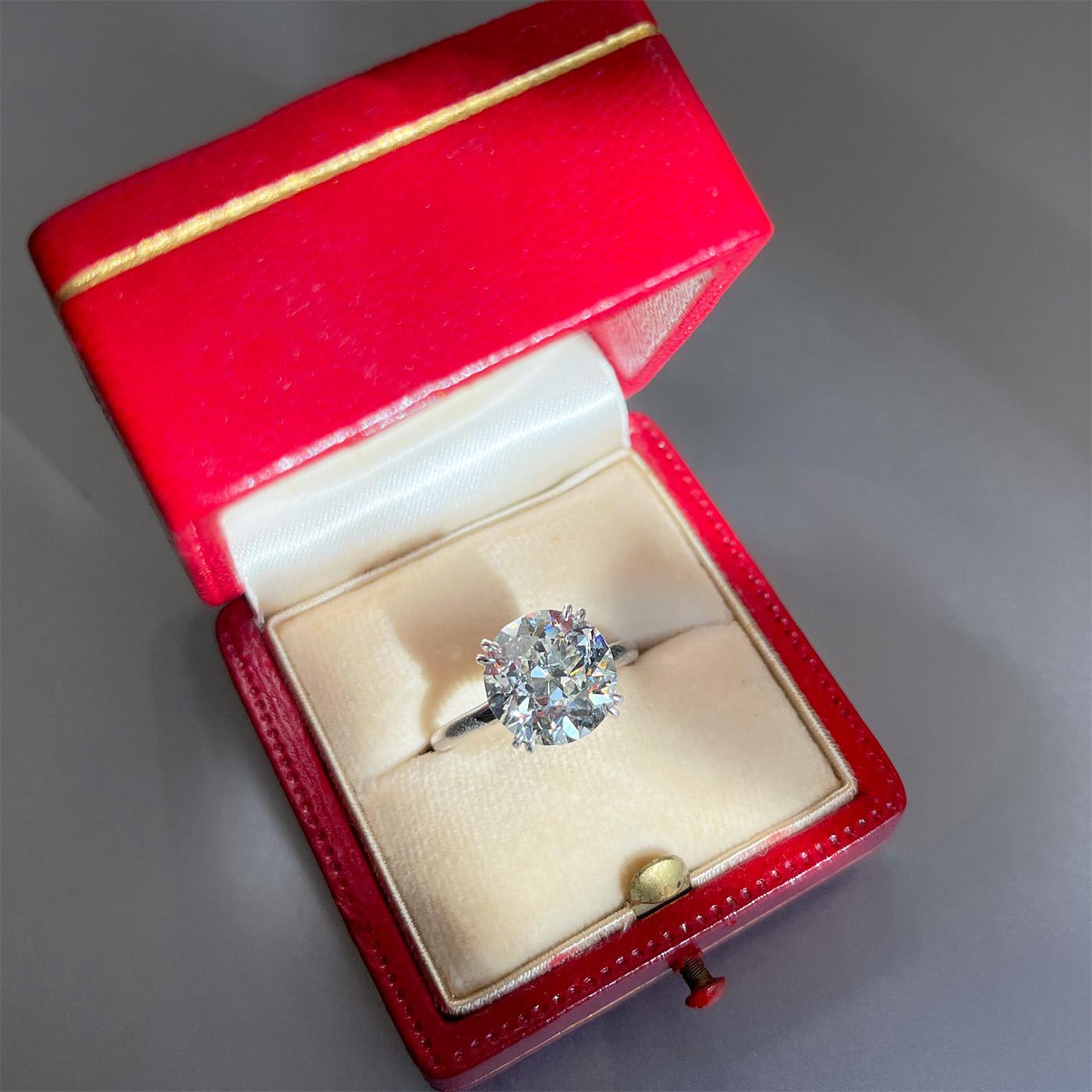 Vintage 4.05 Carat GIA Old European Cut Diamond Engagement Ring by Cartier For Sale 1