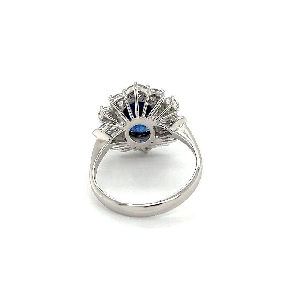 Vintage 4.05 Carat Oval Vivid Blue Sapphire GRS and Diamond Gold Cocktail Ring In Excellent Condition For Sale In Montreal, QC