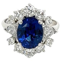 Vintage 4,05 Karat Oval Vivid Blue Sapphire GRS und Diamant Gold Cocktail Ring