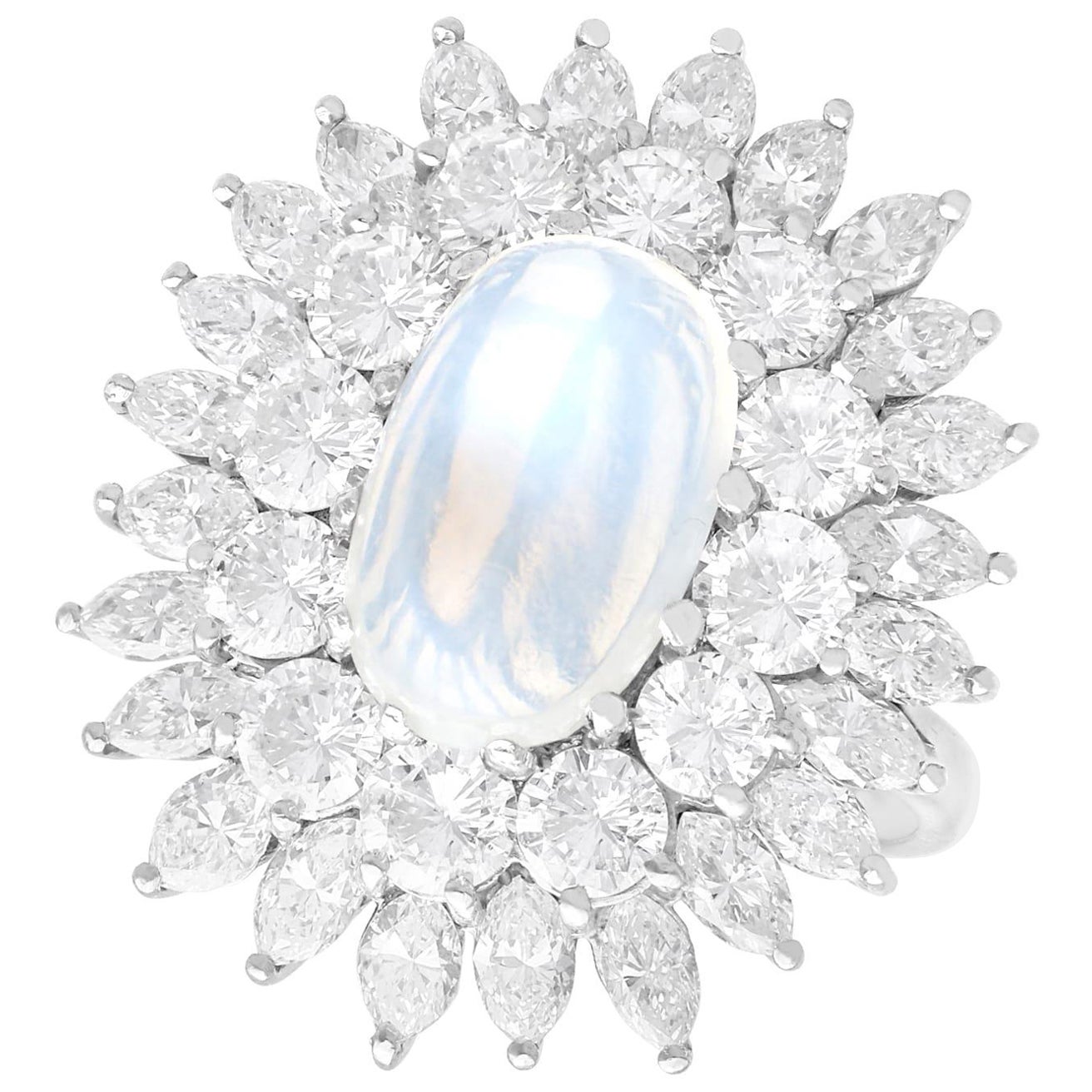 Cocktailring aus 18 Karat Weißgold mit 4,07 Karat Mondstein und 5,95 Karat Diamant