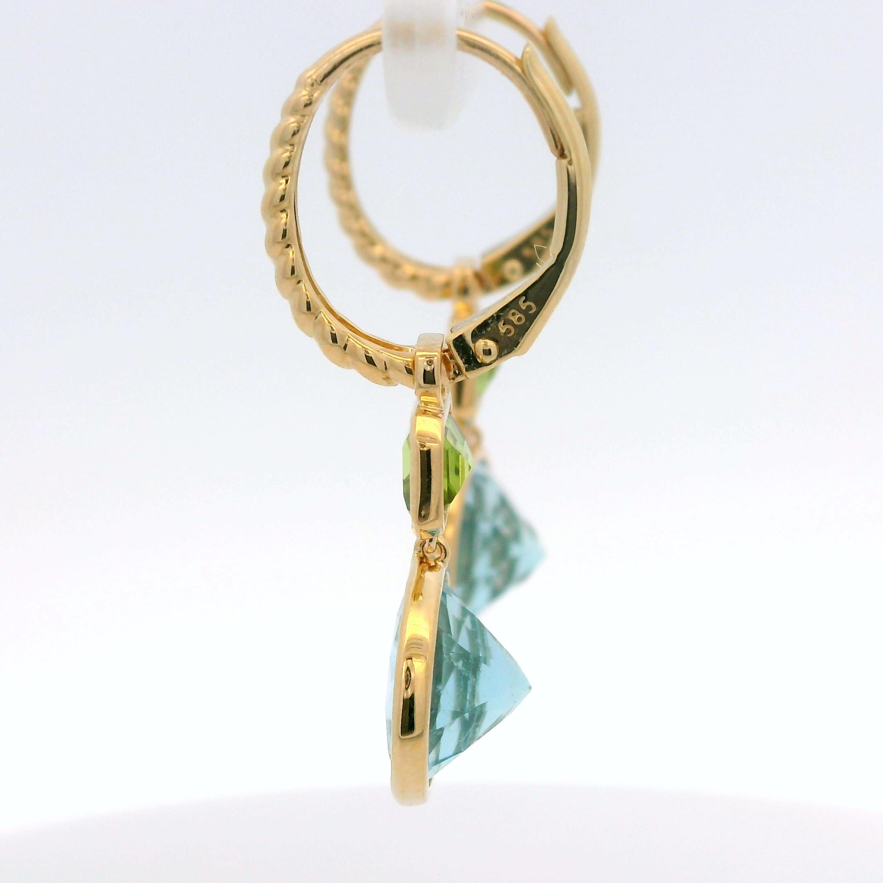 Contemporary Vintage 4.08Ct Aquamarine Peridot Dangle Earrings in 14 Karat Yellow Gold For Sale