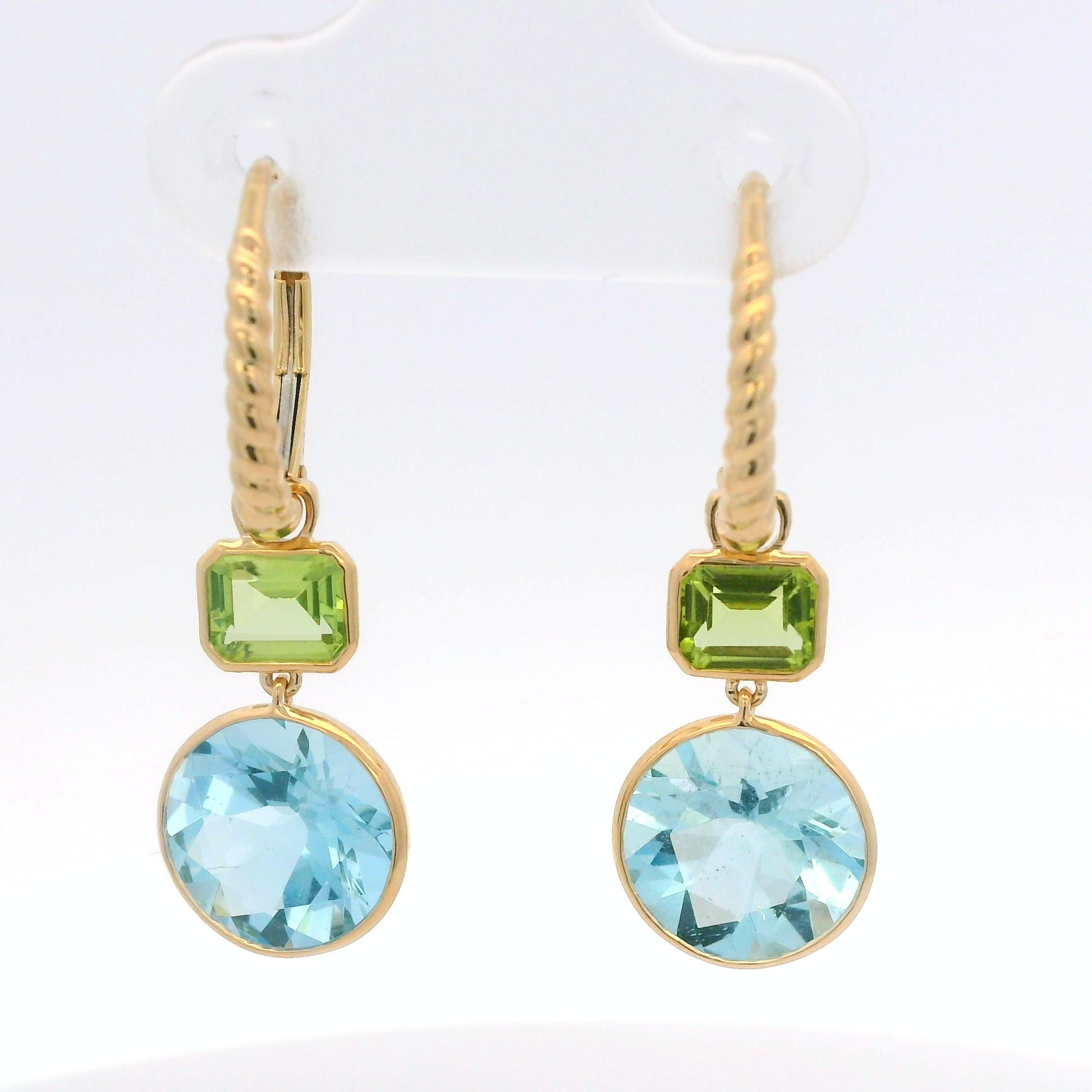 Vintage 4.08Ct Aquamarine Peridot Dangle Earrings in 14 Karat Yellow Gold In New Condition For Sale In Hong Kong, HK