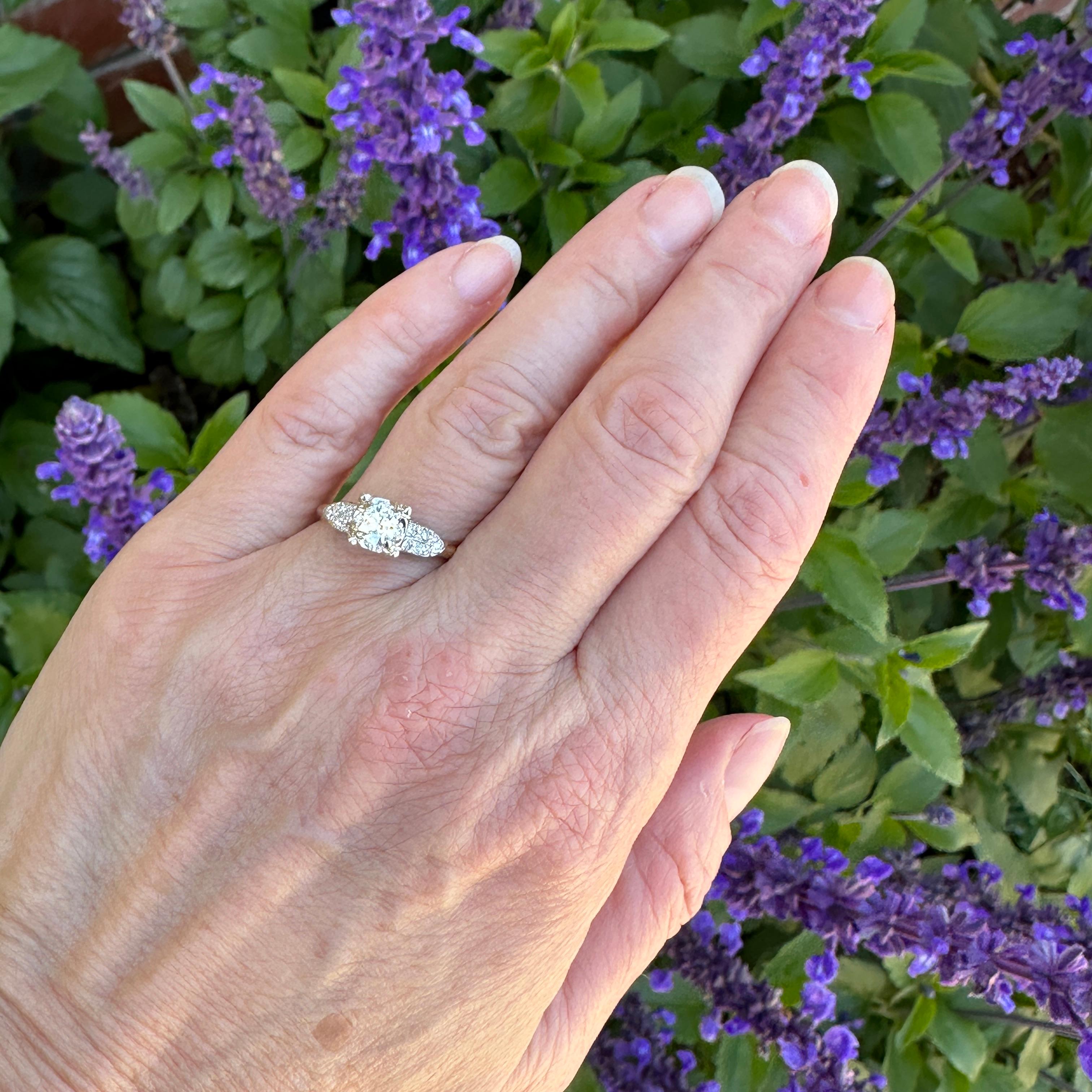 Donna Anello di fidanzamento d'epoca con diamante da 0,40 carati in oro bicolore 14K in vendita