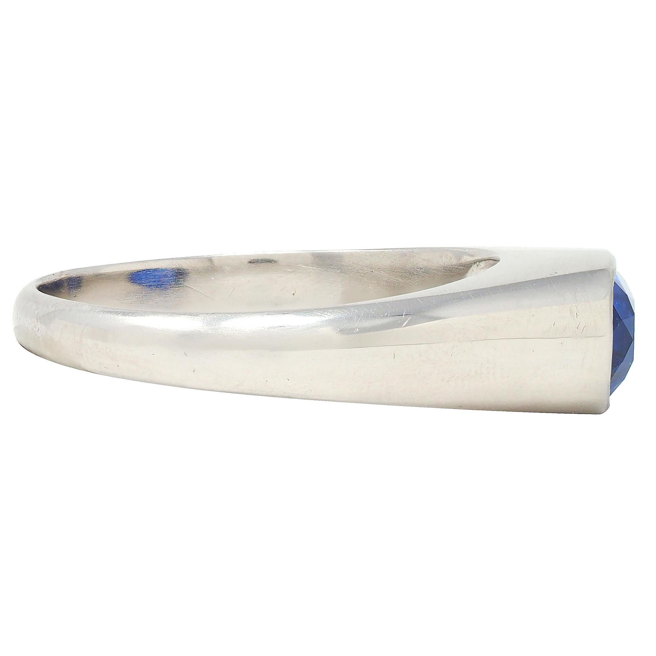 Anillo de sello unisex vintage de zafiro de Ceilán sin calor de 4,12 qt en platino al ras Corte cojín en venta