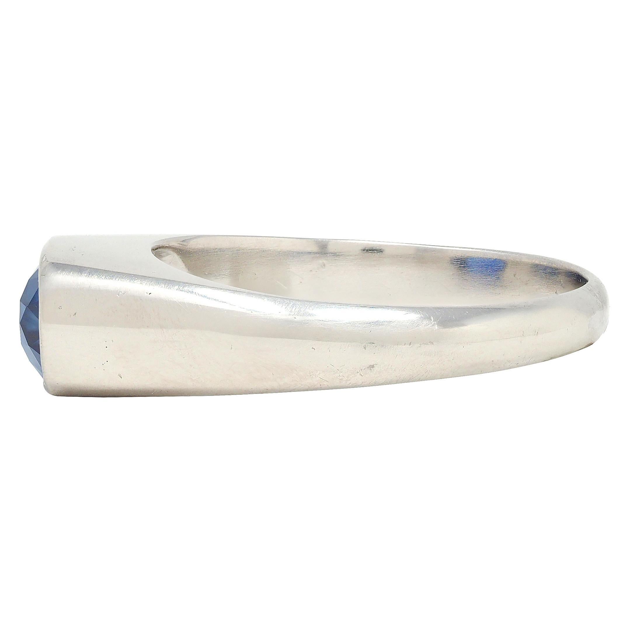 Femenino o masculino Anillo de sello unisex vintage de zafiro de Ceilán sin calor de 4,12 qt en platino al ras en venta