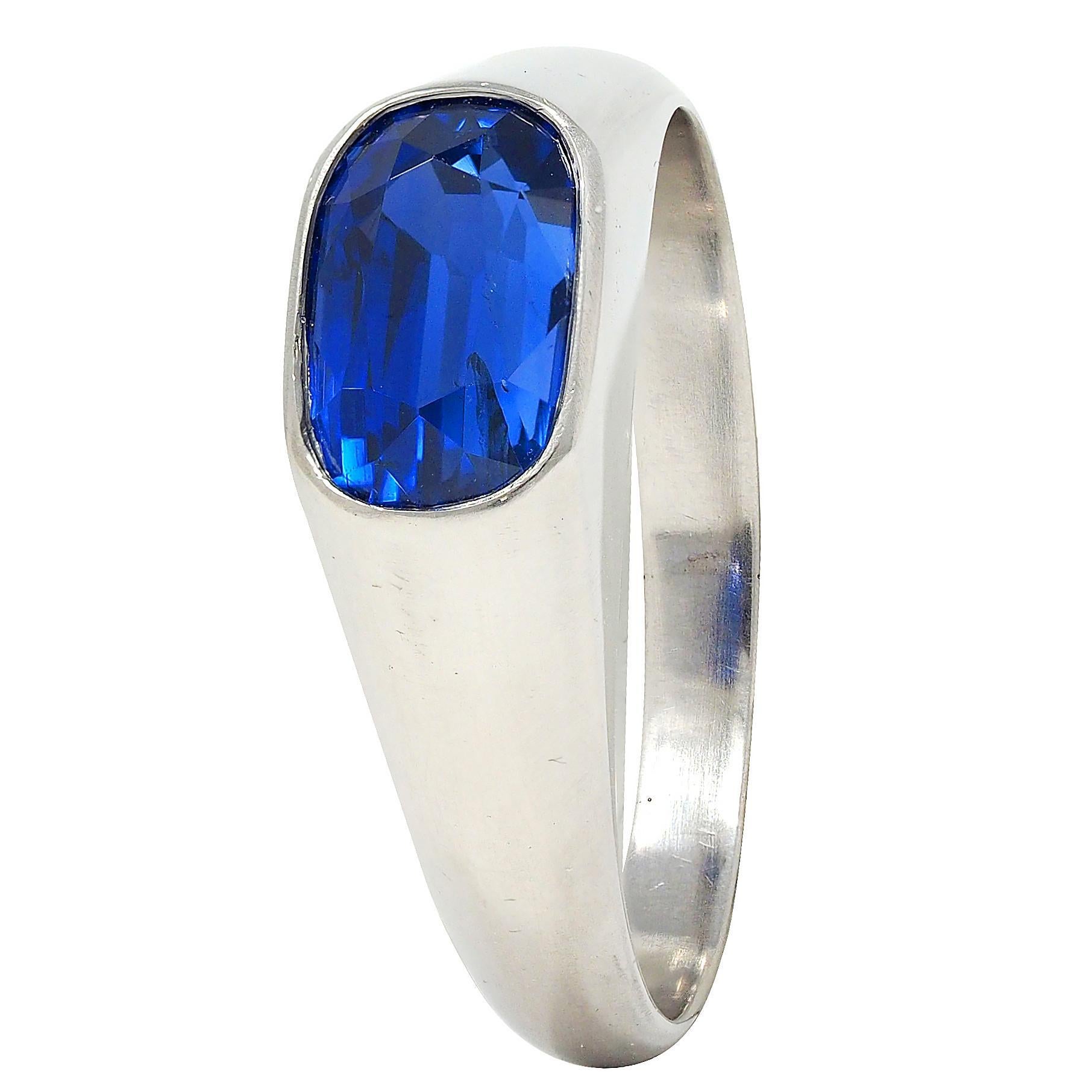 Anillo de sello unisex vintage de zafiro de Ceilán sin calor de 4,12 qt en platino al ras en venta 2