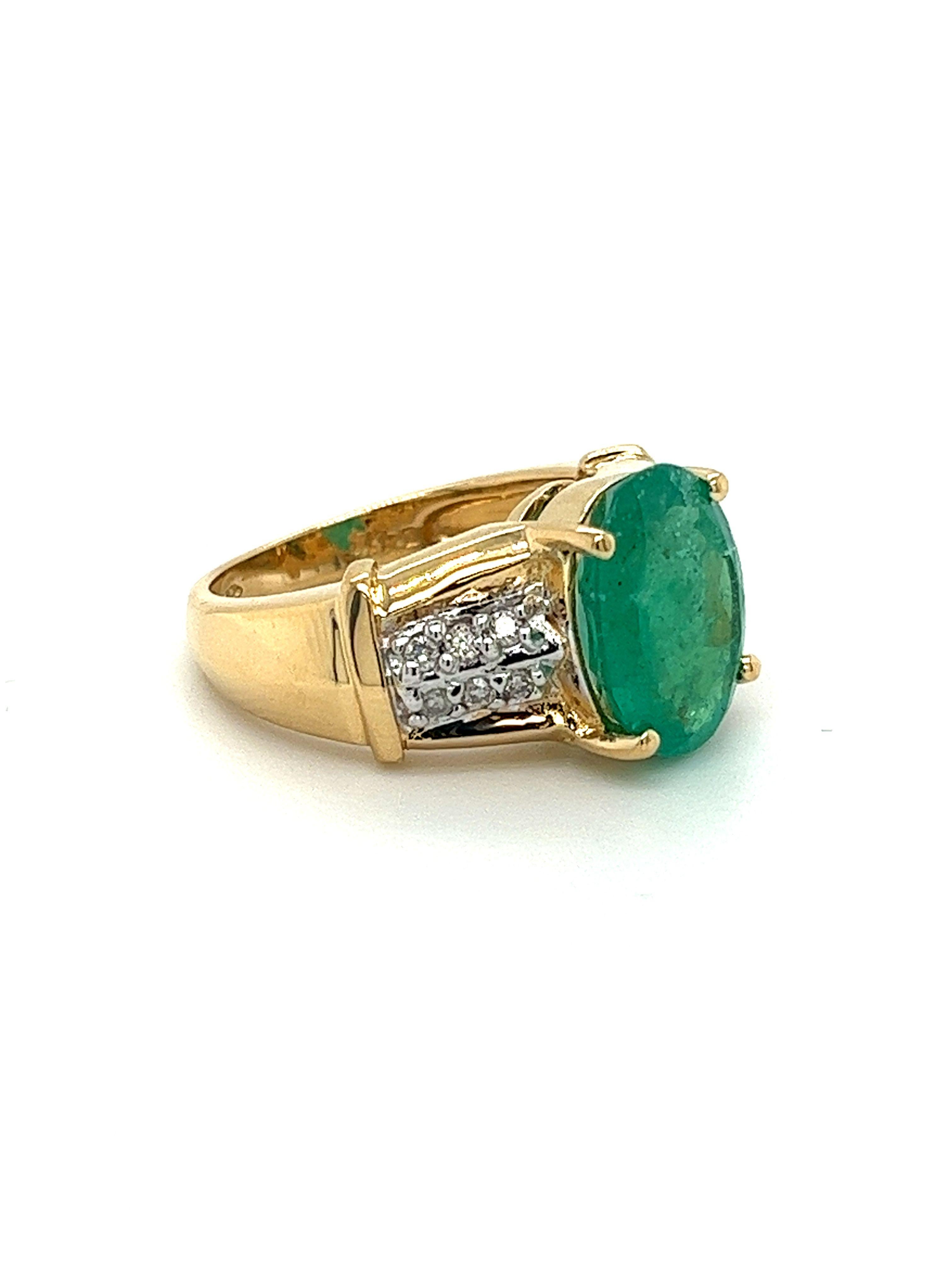 Natural Emerald and Diamond Ring, featuring a 4.14 Carat Oval Cut Emerald Center Stone with Round Cut Diamond Side Stones. This stunning ring comes in Ring Size 7 and is adjustable to sizes 5-10.

This ring mounts a 4 carat emerald with a large