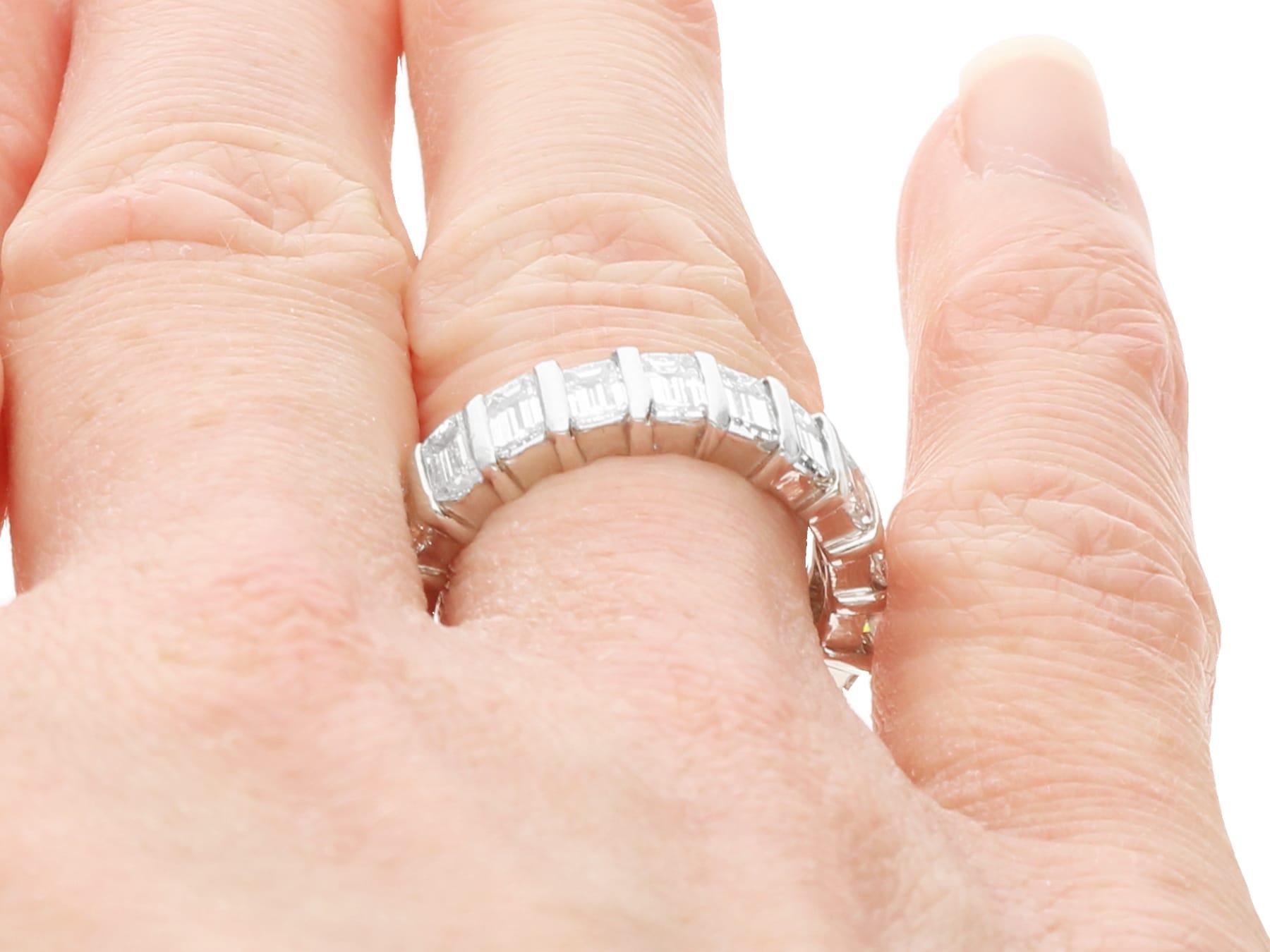 Memoryring aus Platin mit 4,15 Karat Diamant im Smaragdschliff und Platin im Angebot 4