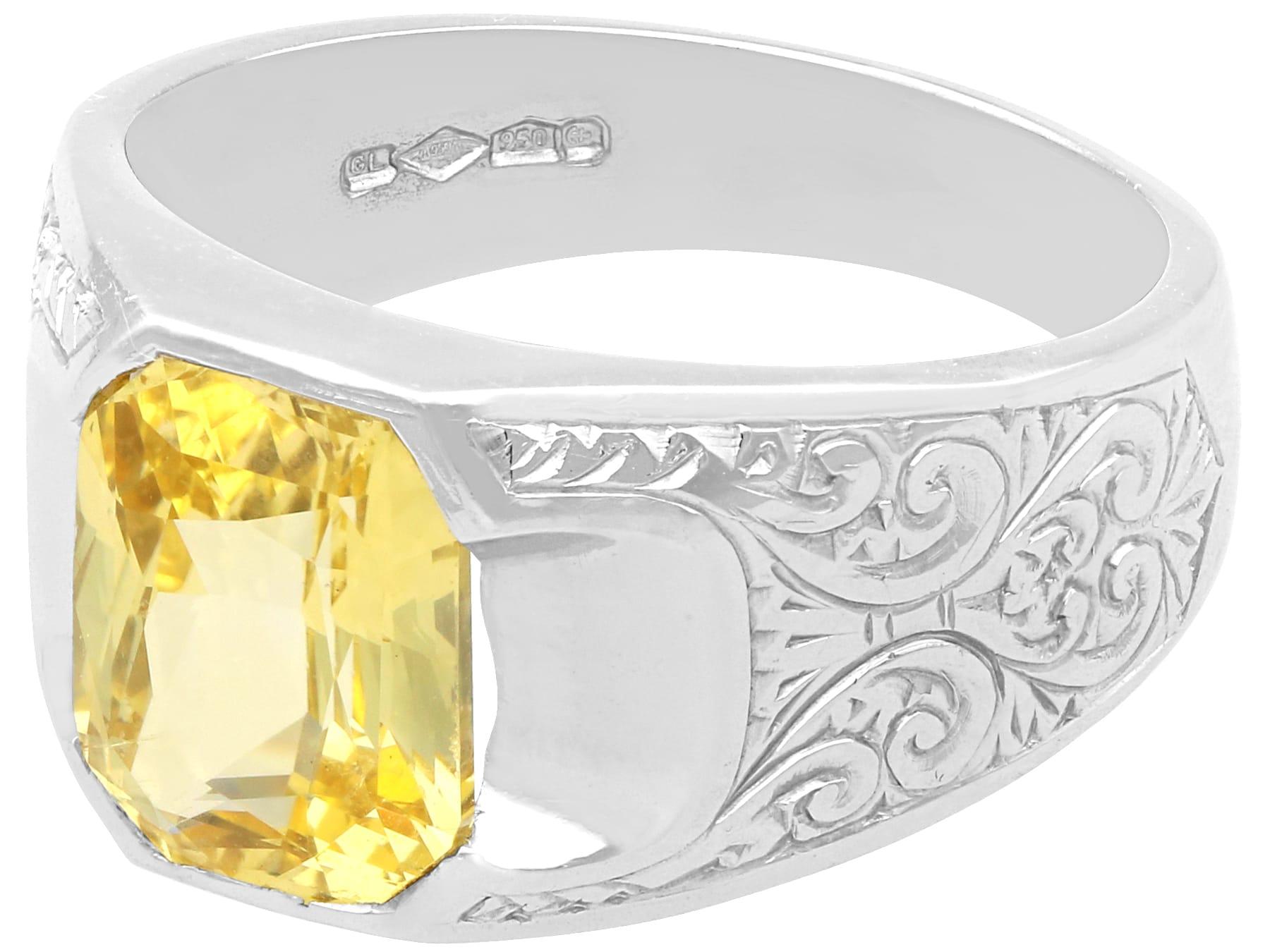 Taille octogone Bague de robe vintage en platine et saphir jaune de Ceylan 4,16 carats, c. 1990 en vente