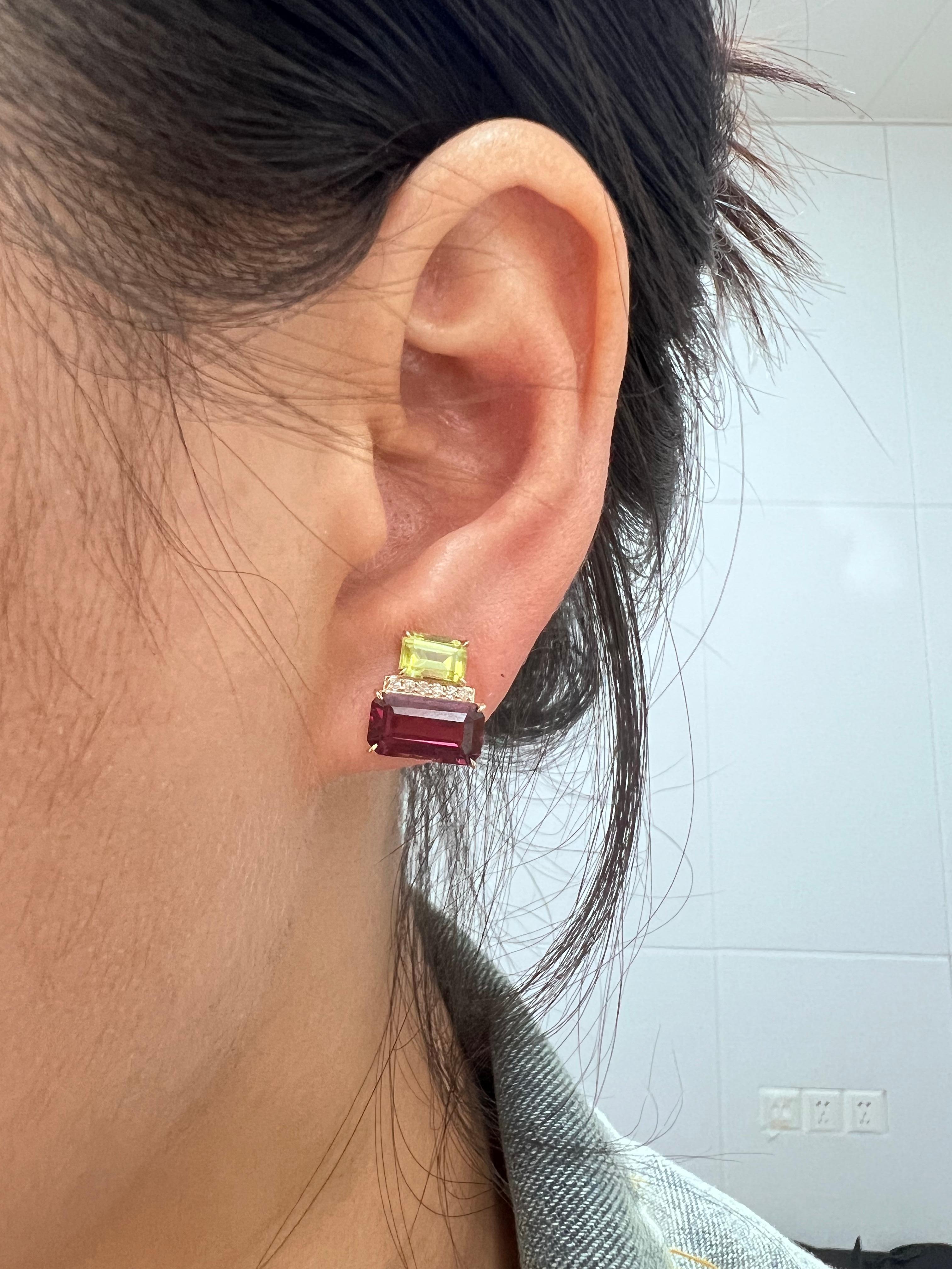Pendientes vintage de oro amarillo de 14 quilates con diamantes peridoto y granate de 4,17 quilates Contemporáneo en venta