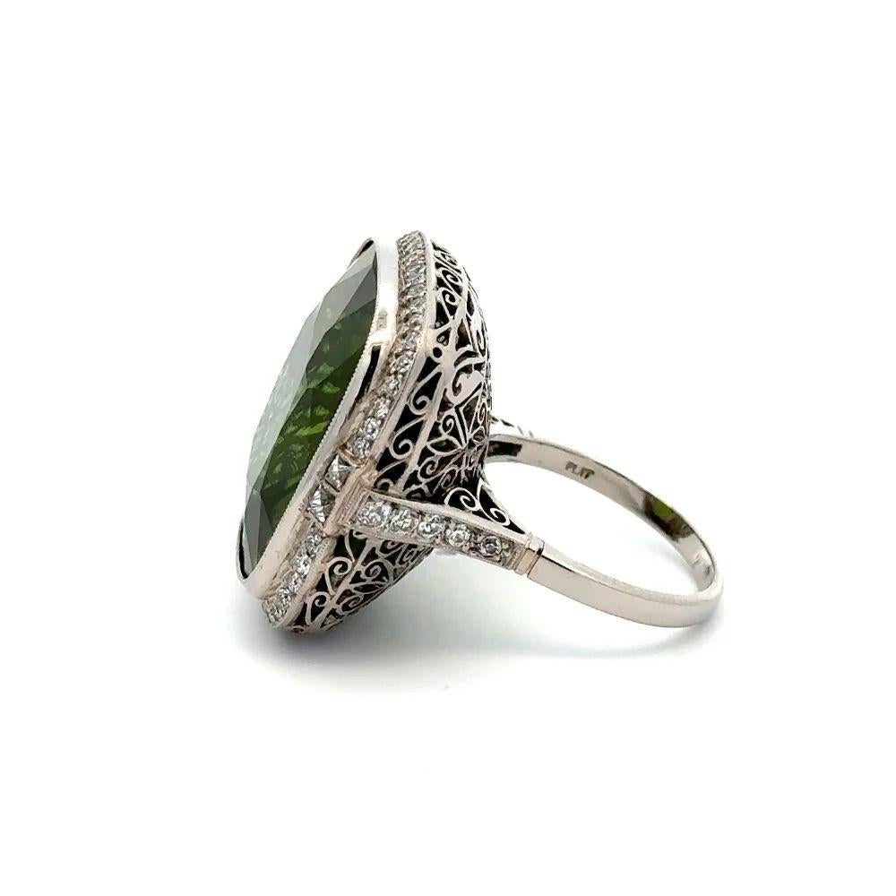 Vintage 41.84 Carat Green Peridot GIA and Diamond Platinum Statement Ring In Excellent Condition For Sale In Montreal, QC