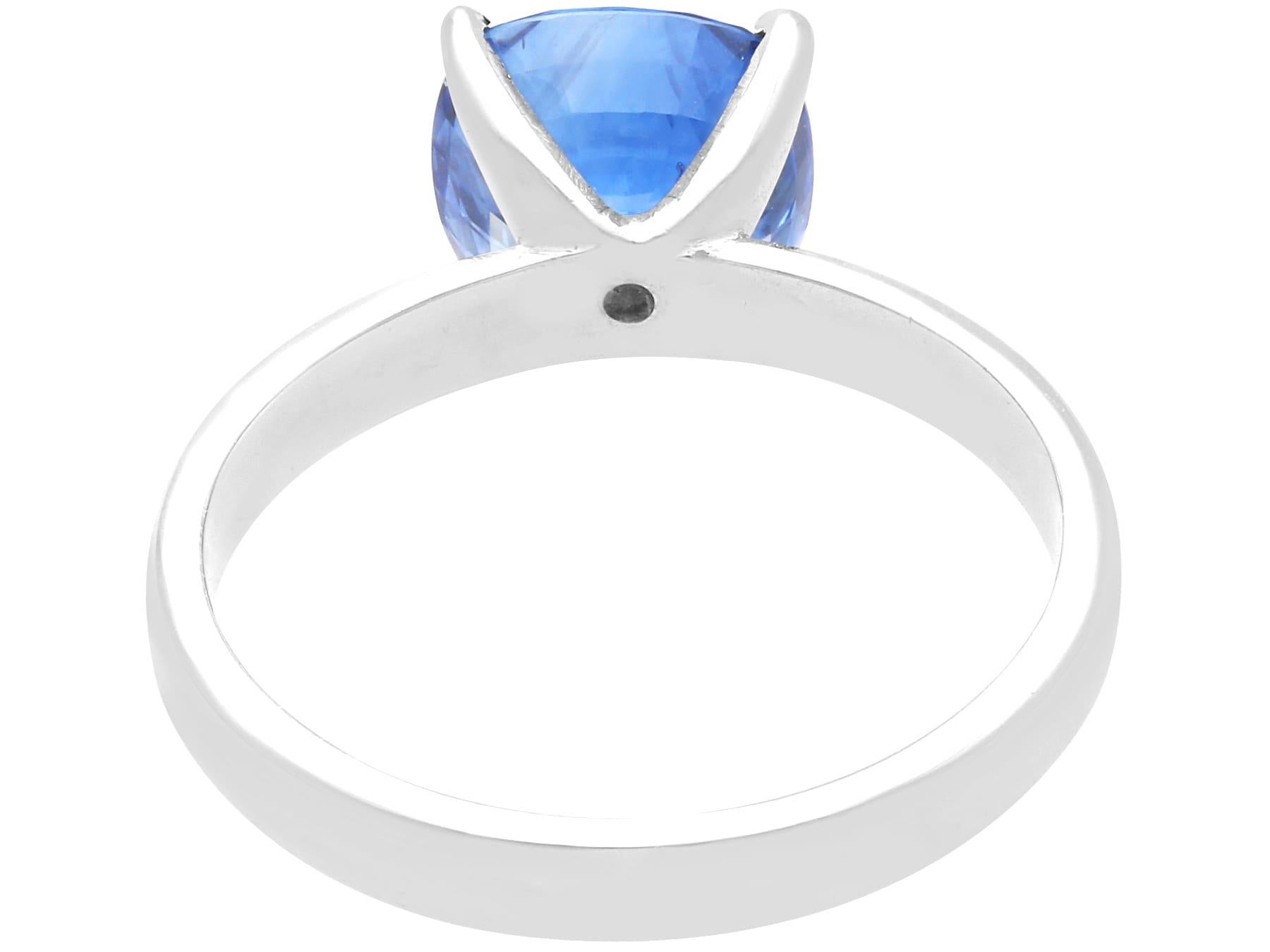 Vintage 4,19 Karat Madagaskar Saphir 18k Weißgold Solitär Ring CIRCA 1990 im Angebot 1