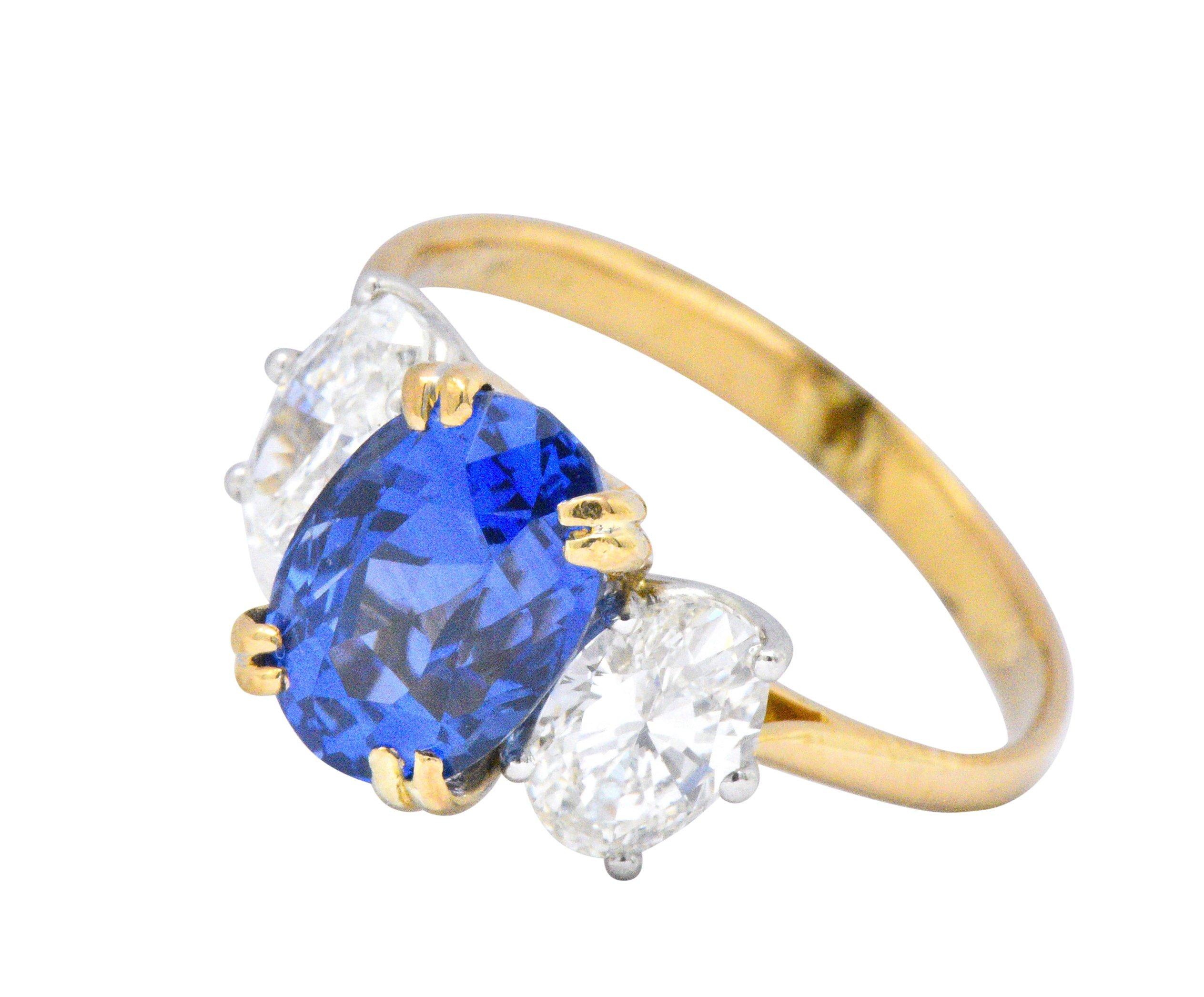 Contemporary Vintage 4.22 Carats No Heat Natural Sapphire Diamond 18 Karat Gold Ring AGL