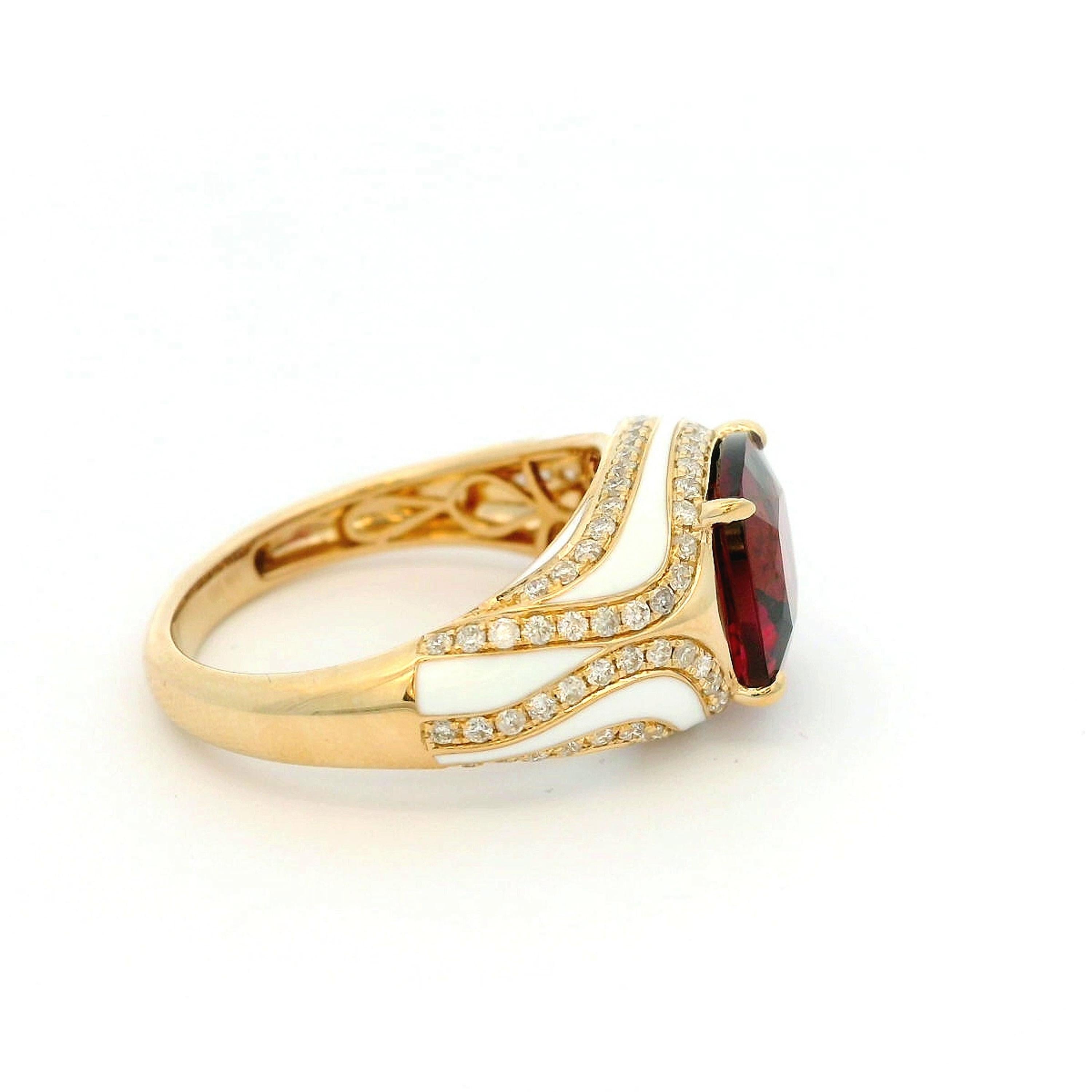 Women's Vintage 4.23Ct Garnet Enamel Art Deco Style Diamond Ring in 14K Yellow Gold For Sale