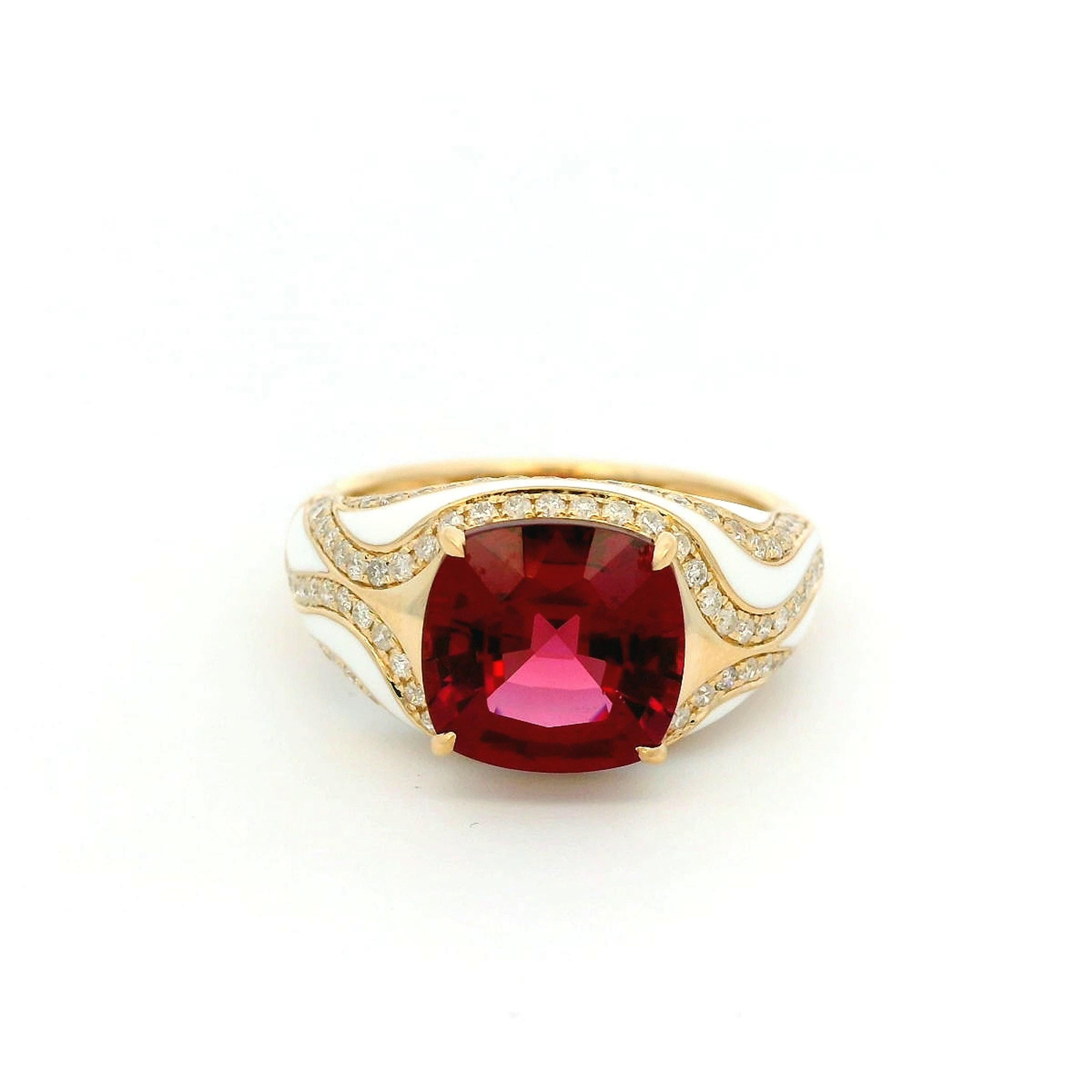 Vintage 4.23Ct Garnet Enamel Art Deco Style Diamond Ring in 14K Yellow Gold For Sale 2
