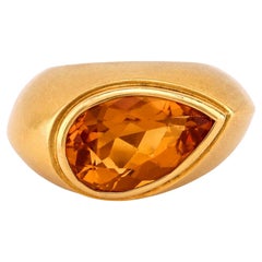 Vintage 4.3 Carat Pear Shape Citrine 18K Yellow Gold Bezel Ring