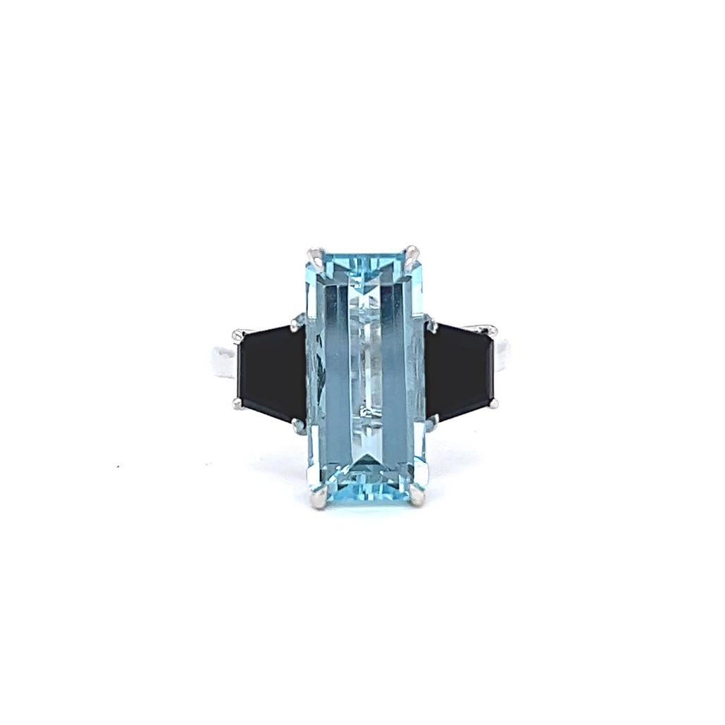 Women's or Men's Vintage 4.30 Carats Aquamarine Onyx Platinum Ring