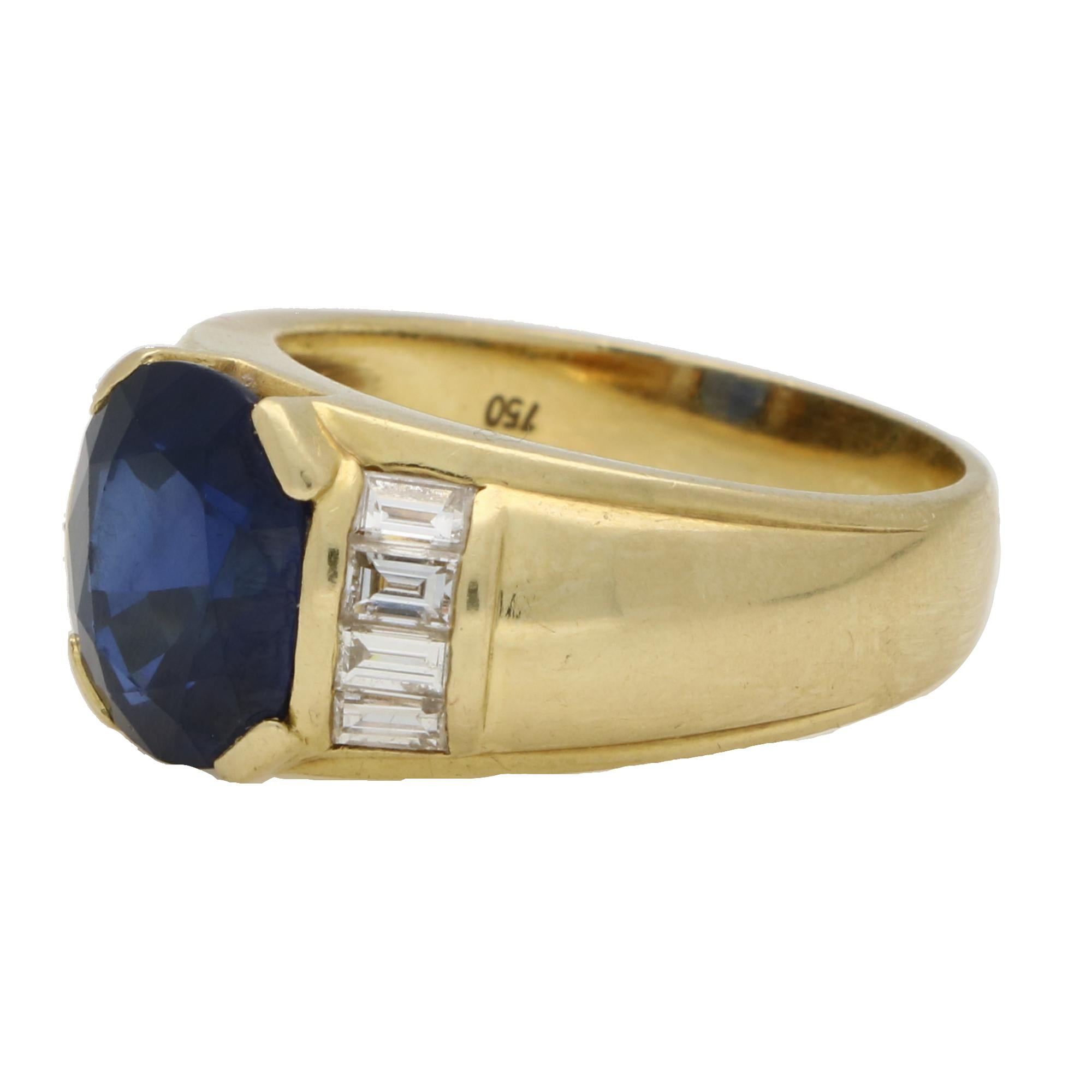 Oval Cut Vintage 4.30ct Blue Sapphire and Diamond Ring in 18k Yellow Gold For Sale