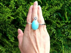 Brazalete vintage de oro blanco con turquesa y diamantes talla cabujón de 43,44 quilates