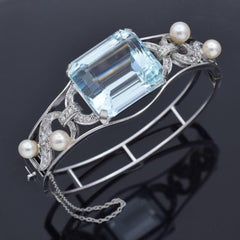 Brazalete vintage de oro blanco con aguamarina de 43,70 qt, perla y diamantes de 1,02 qt