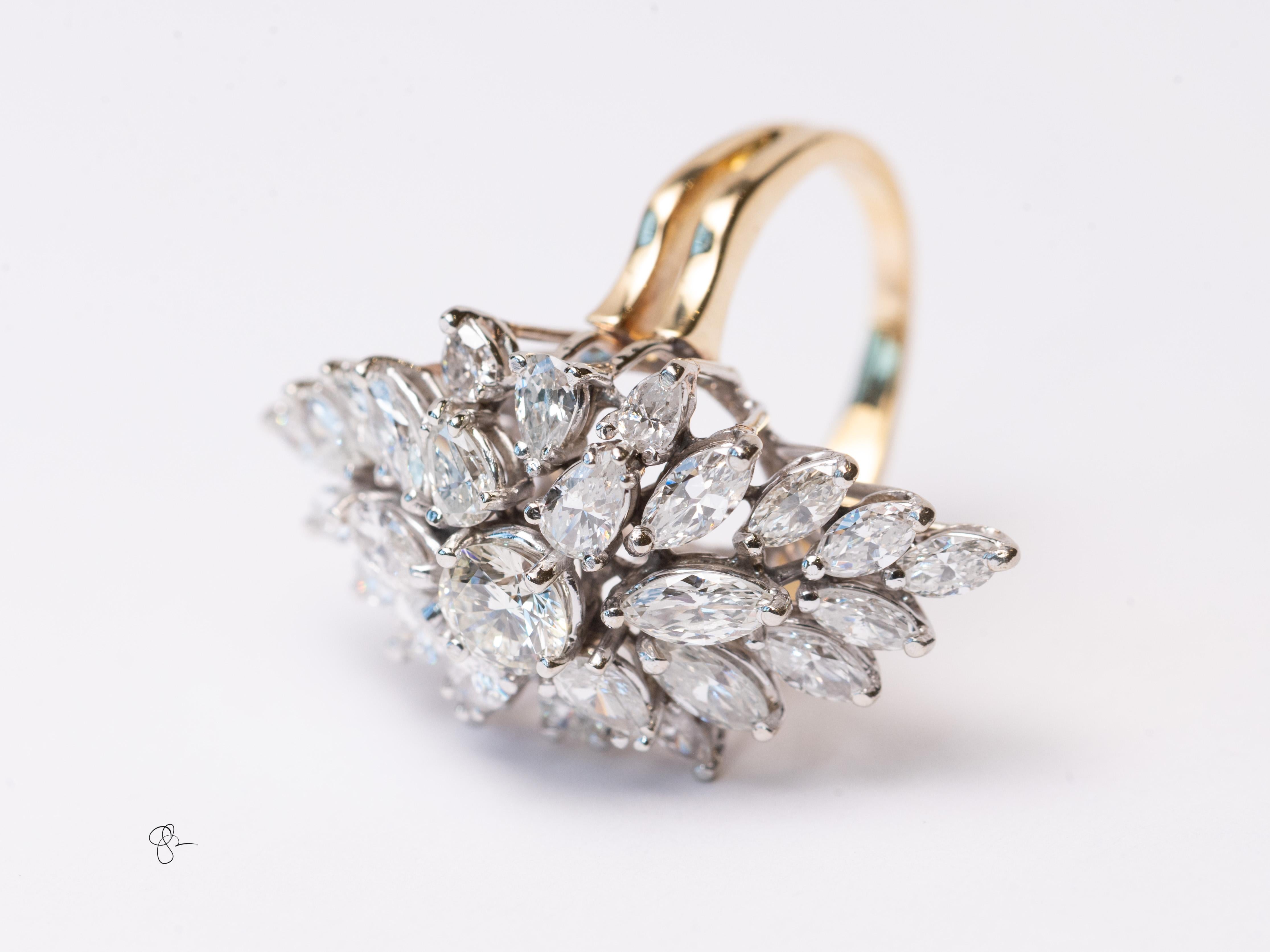 Vintage 4.5 Carat Diamond Marquise Cluster Cocktail Ring 18k en vente 1