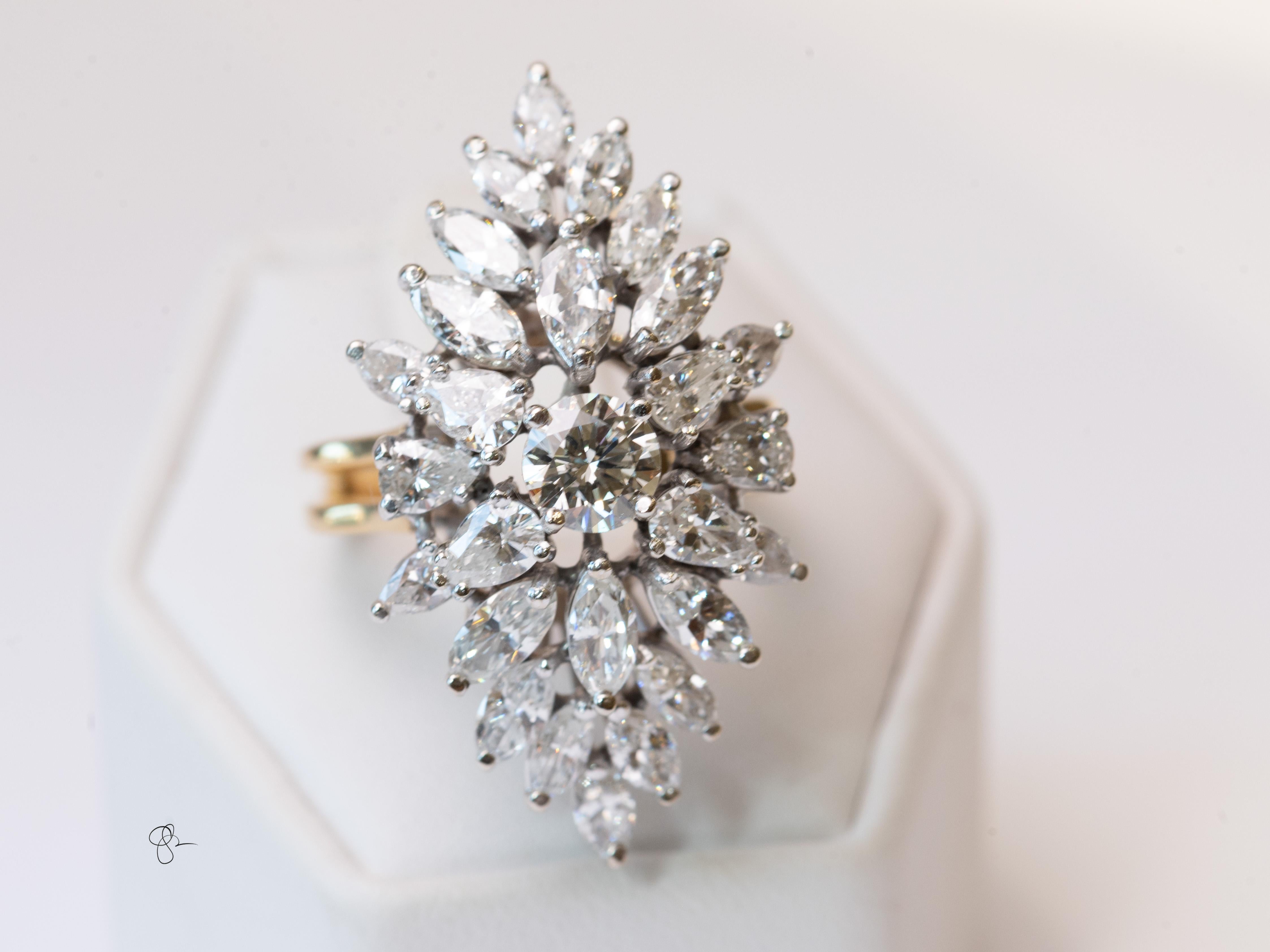 Vintage 4.5 Carat Diamond Marquise Cluster Cocktail Ring 18k en vente 2