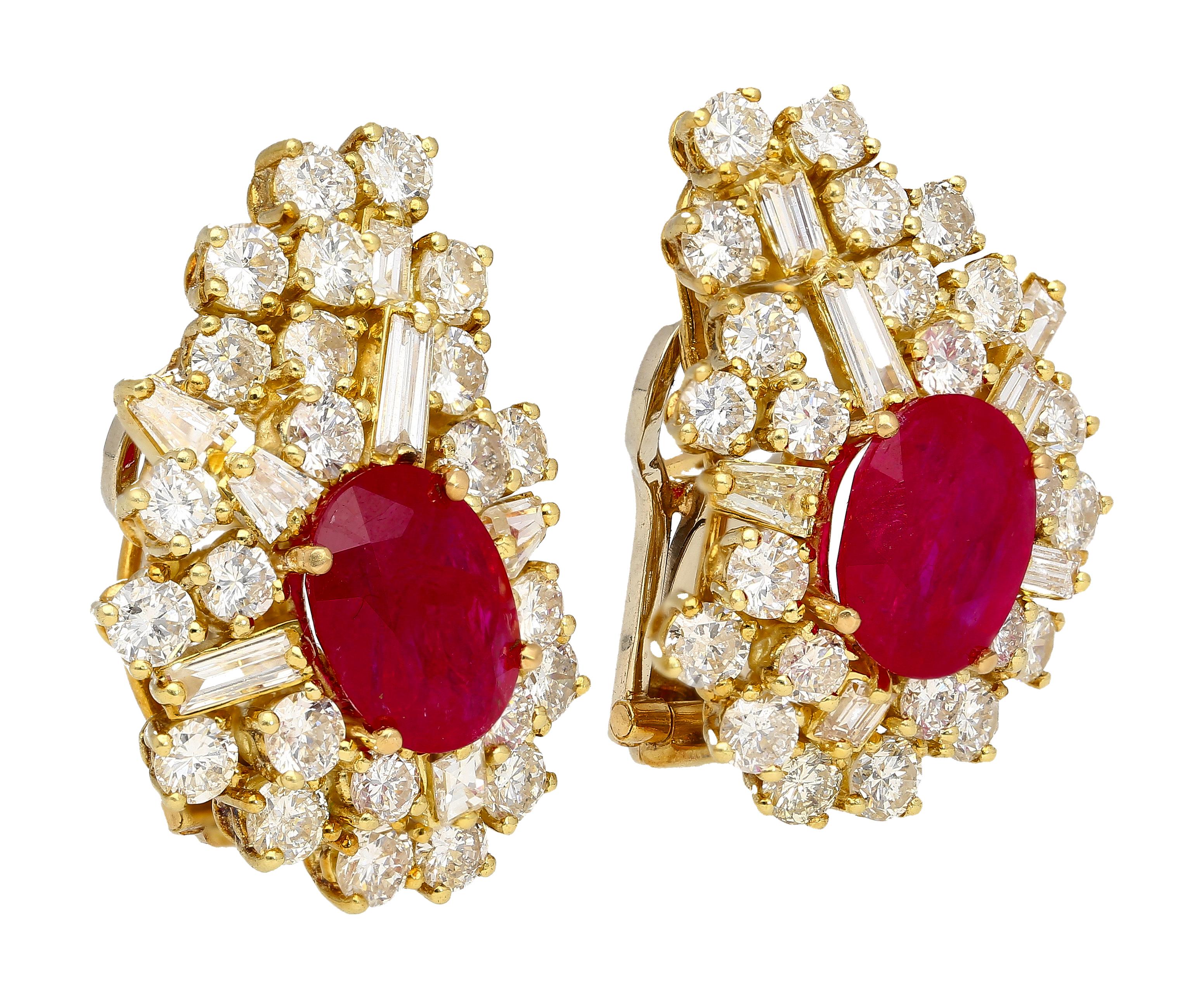Women's Vintage 4.5 Carat Ruby & Diamond Cluster Clip On Earrings in 18K Yellow Gold For Sale