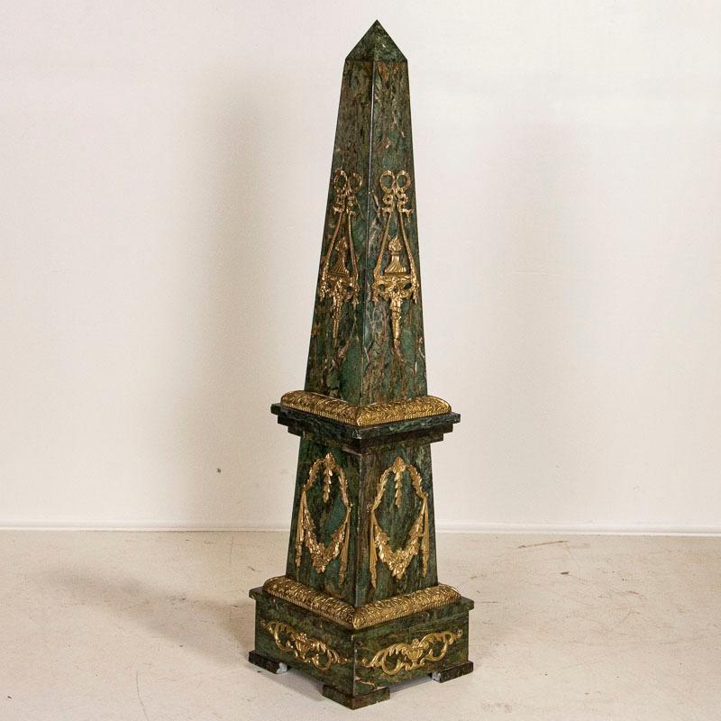 Vintage Tall Standing French Green Marble Obelisk with Bronze Accents In Good Condition In Round Top, TX