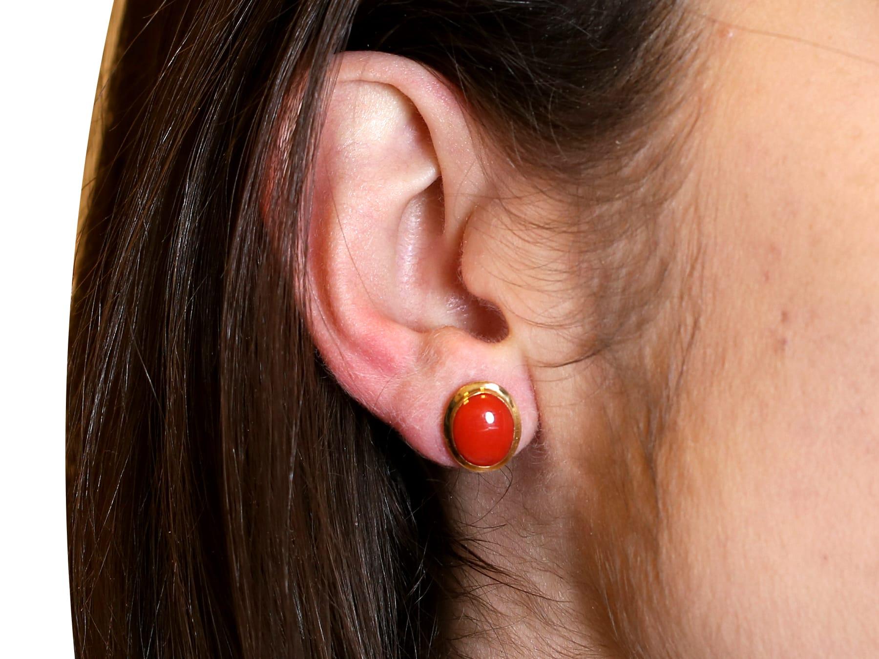 Vintage 4.50 Carat Coral and Gold Stud Earrings For Sale 5