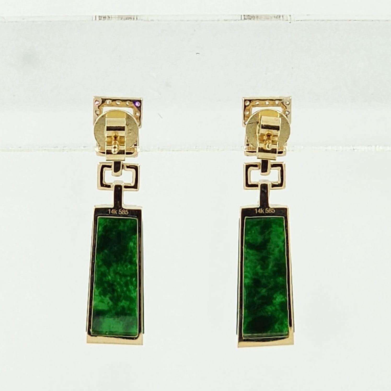 Vintage 4.50 Carat Jade and Diamond Drop Earring in 14K Yellow Gold For Sale 1