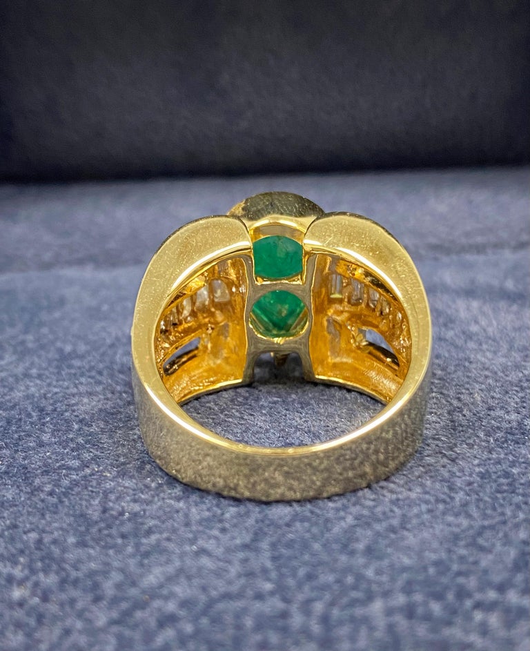 Art Deco Vintage 4.50 Carat Pear Shape Emerald and Baguette Diamond Men's Gold Ring For Sale
