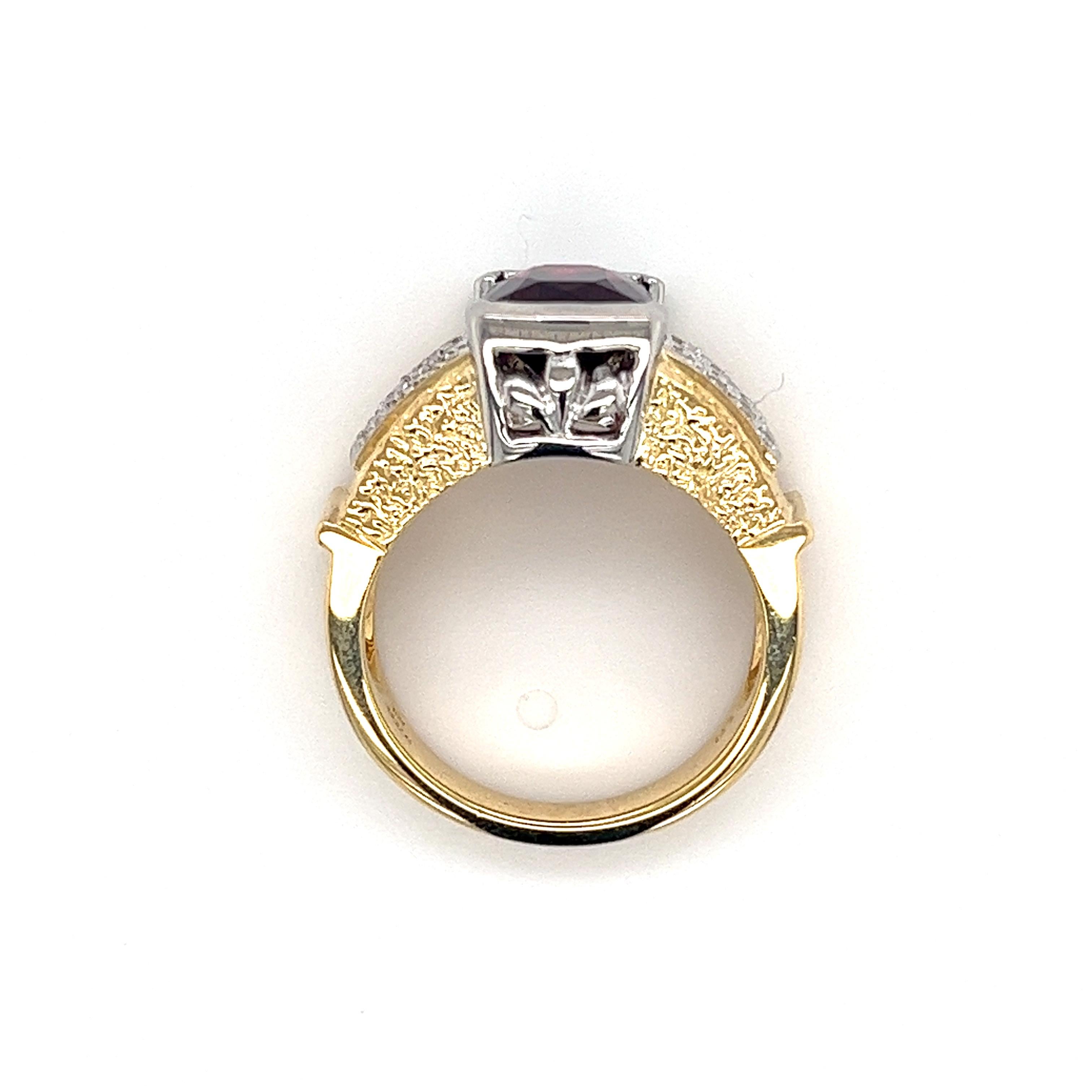 Taille radiant Bague vintage en platine et or 18 carats avec tourmaline rubellite de 4,50 carats et diamants  en vente