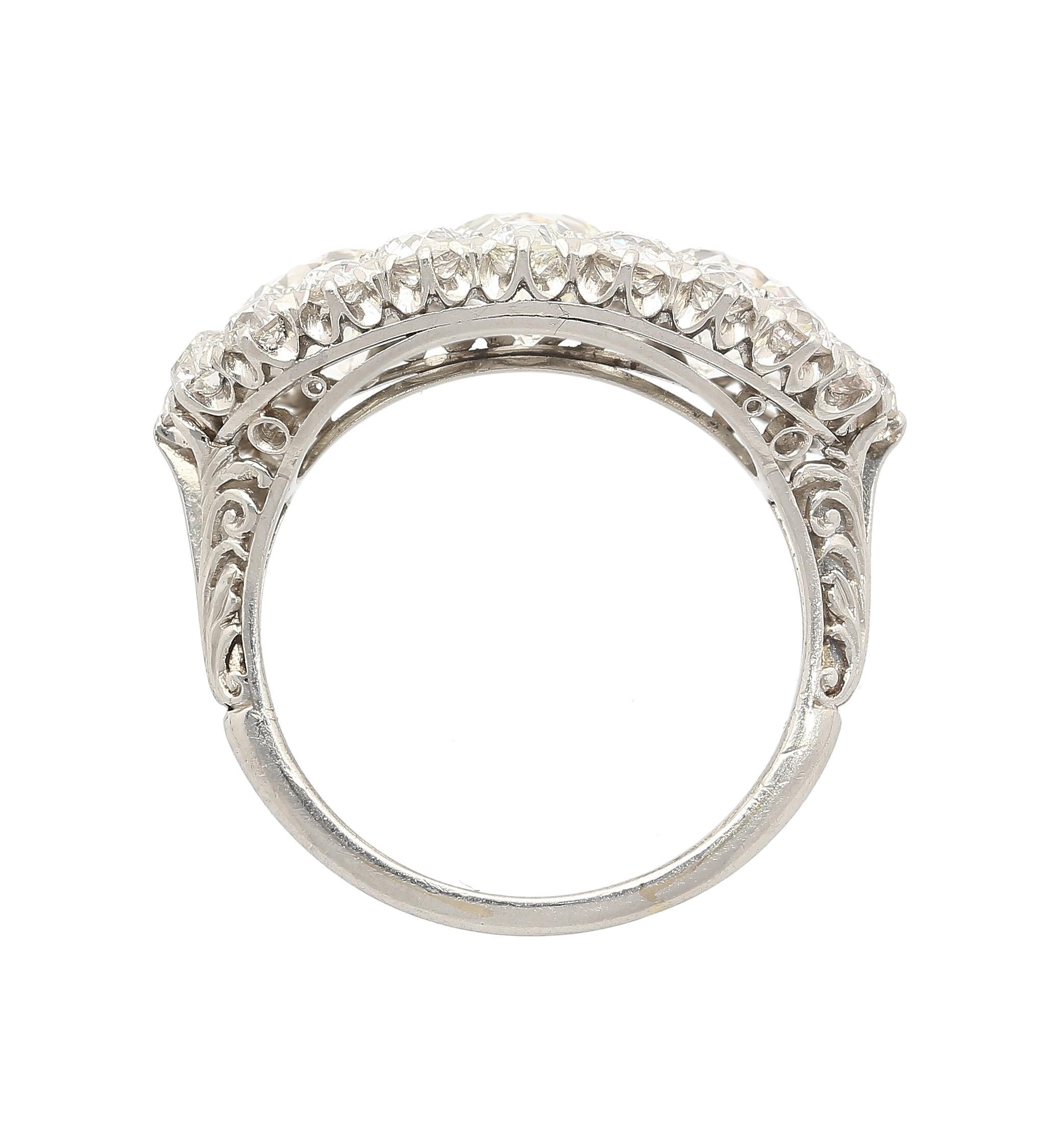 Vintage 4.50 CTTW Old European Cut Diamond Three-Stone Platinum Engagement Ring  For Sale 1