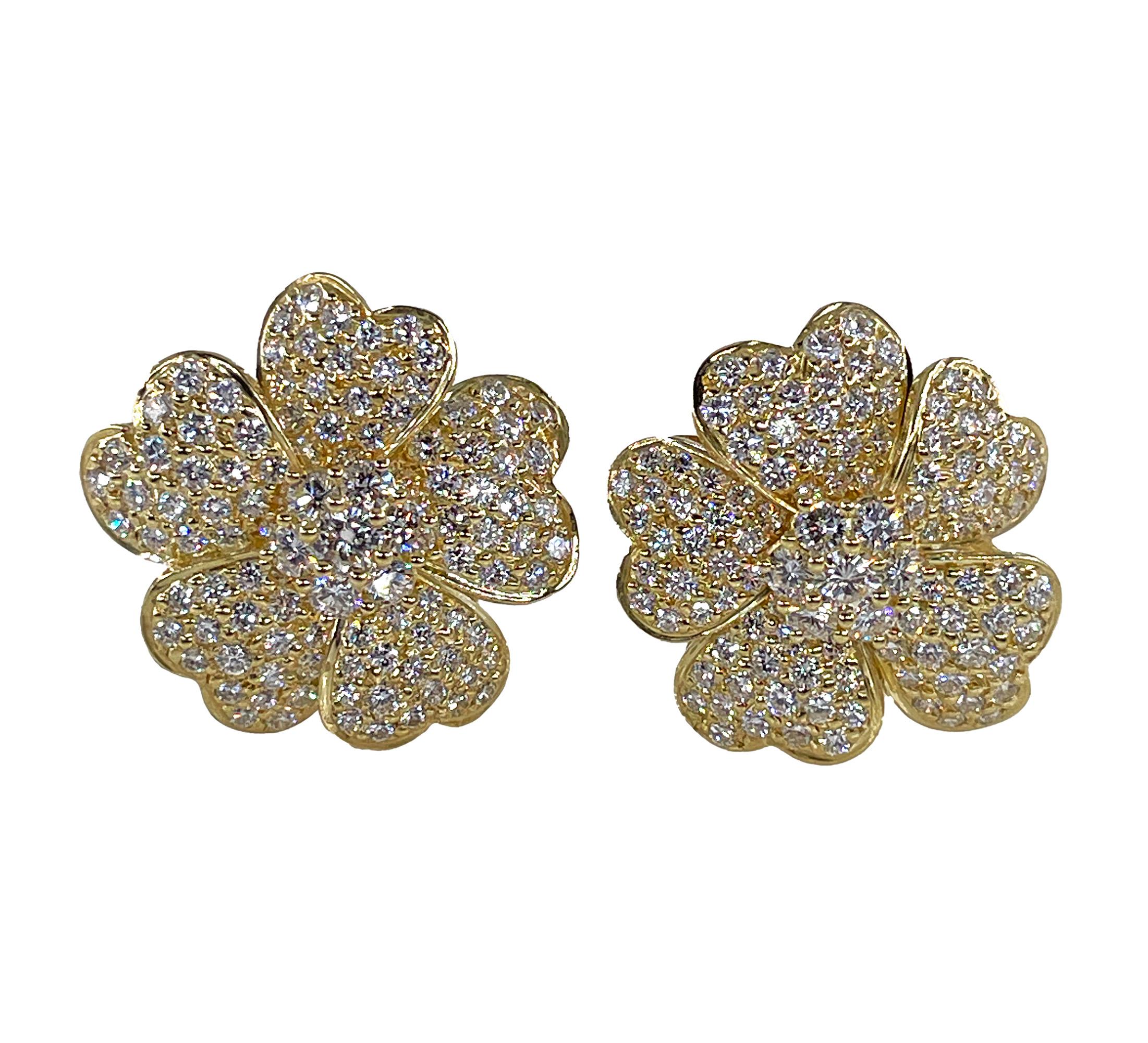 Stunning Vintage 4.50ctw Diamond Flower 18k Yellow Gold Earrings Ear Pendants; Part of Convertible Fine Akoya Pearl 18K Gold Jewelry Vintage Suite.

Brighten up your life and your lobes with these spectacular, and exceptionally beautiful, Diamond