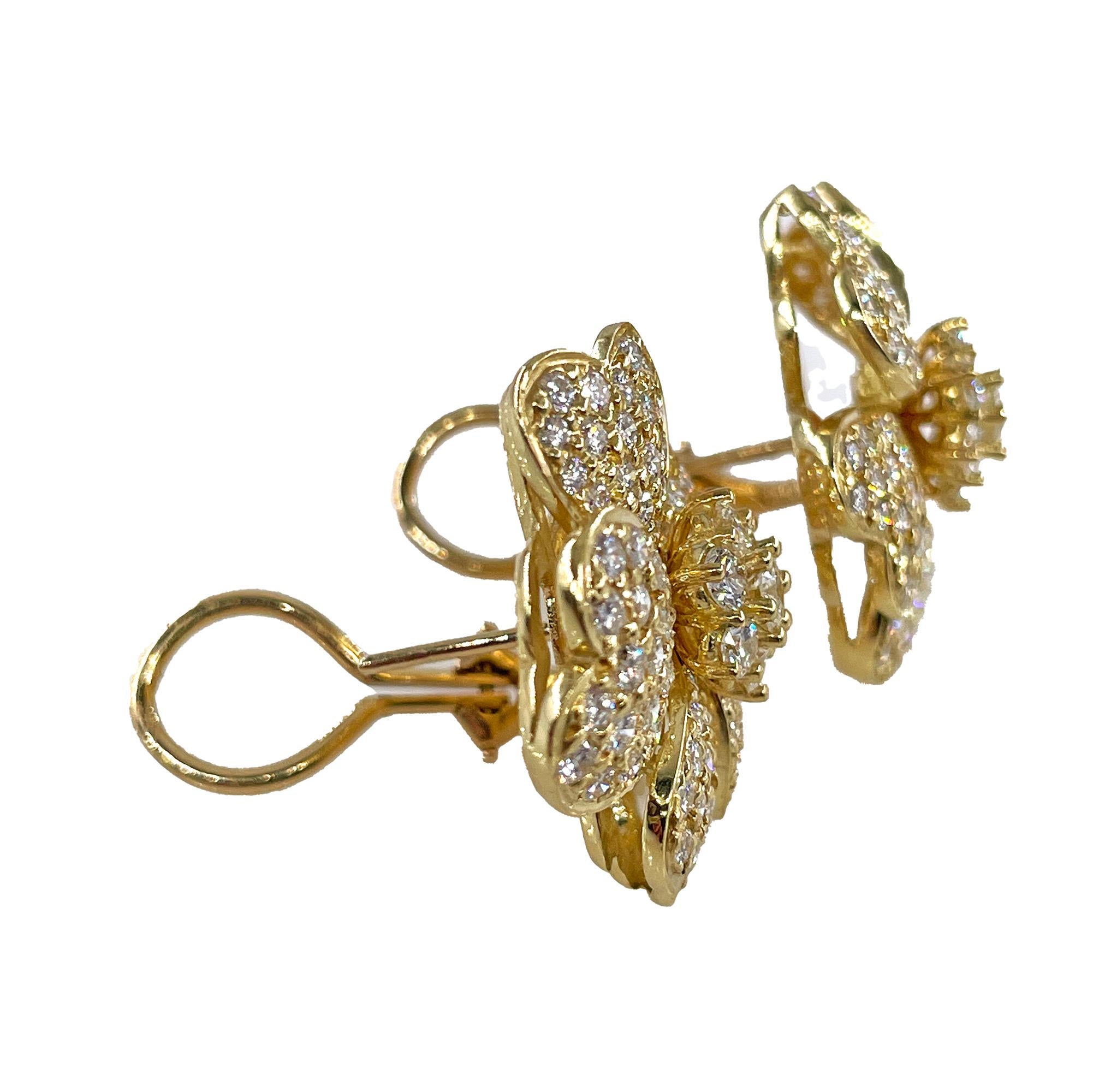 Round Cut Vintage 4.50ctw Diamond Flower Gold Earrings Ear Pendants in 18K Yellow Gold For Sale