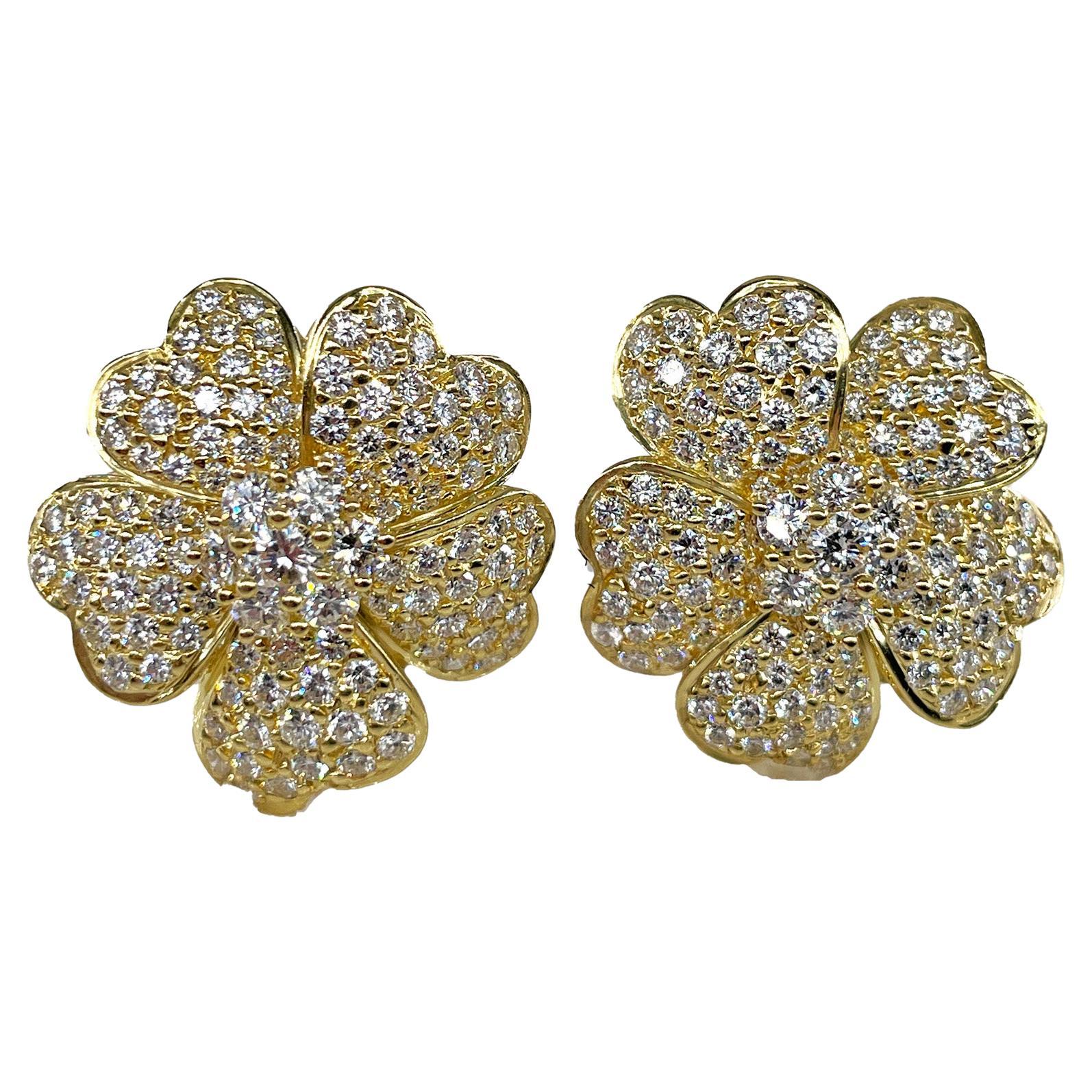 Vintage 4.50ctw Diamond Flower Gold Earrings Ear Pendants in 18K Yellow Gold For Sale