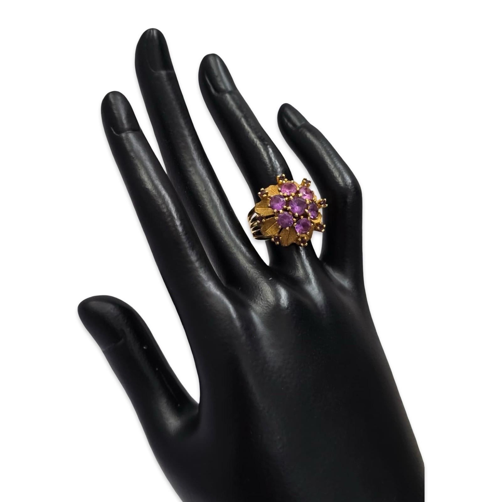 Vintage 4.50tcw Violet Sapphire Starburst Explosion Ring 18k Gold Excellent état - En vente à Miami, FL