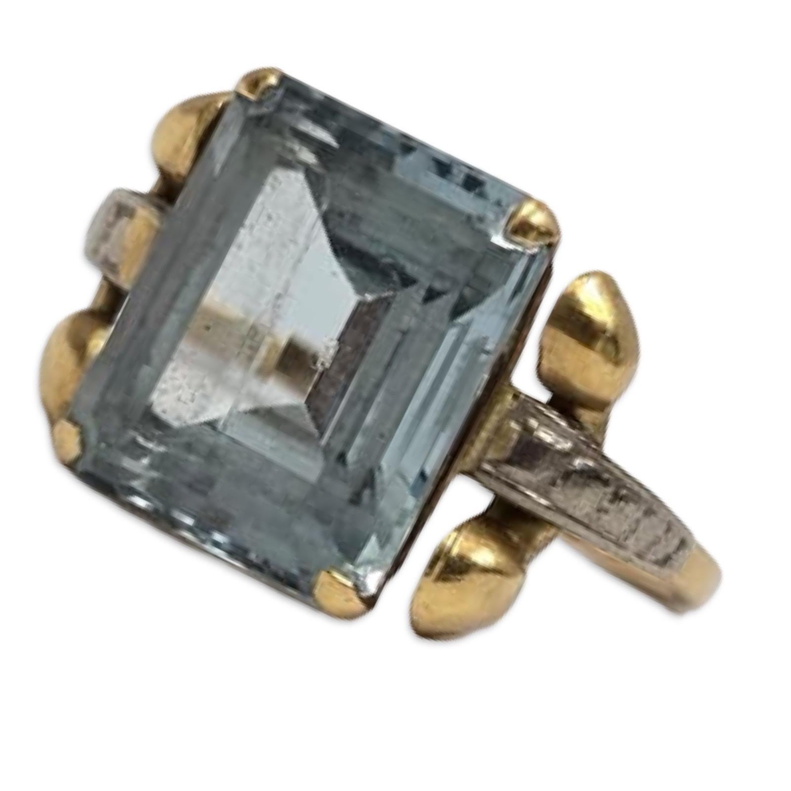 Vintage 4,52ct Smaragd-Schliff Aquamarin Ring, skulpturale Deco Einstellung 18k Gold im Zustand „Gut“ im Angebot in Miami, FL
