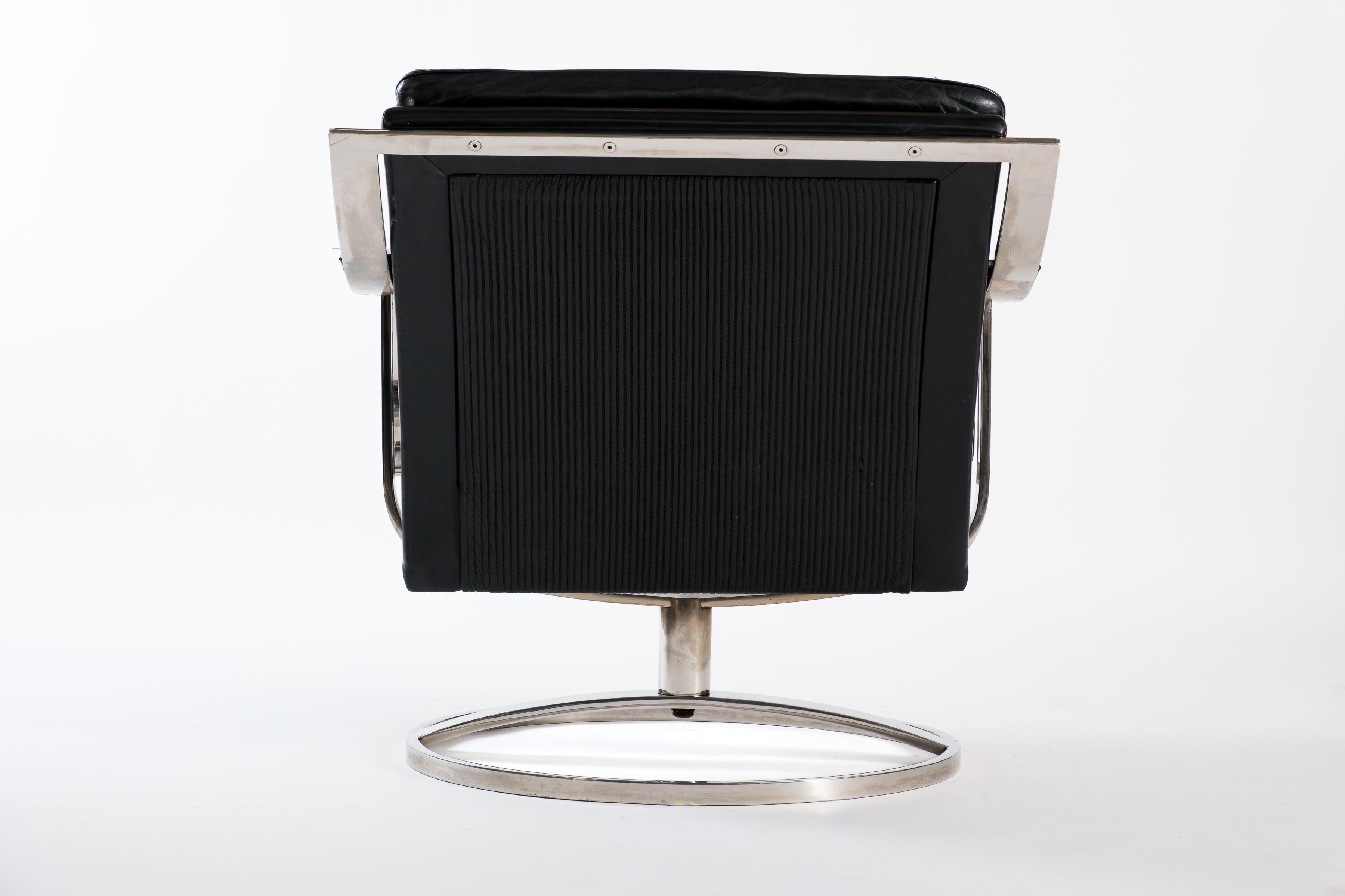 Mid-Century Modern 455 Lounge Chair By Leaver and Portman for