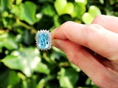 Anillo de cóctel vintage de oro amarillo con aguamarina y diamantes de 4.56 ct