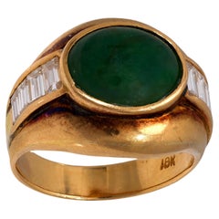Vintage 4.65 carat cabochon jade 18k yellow gold bezel ring
