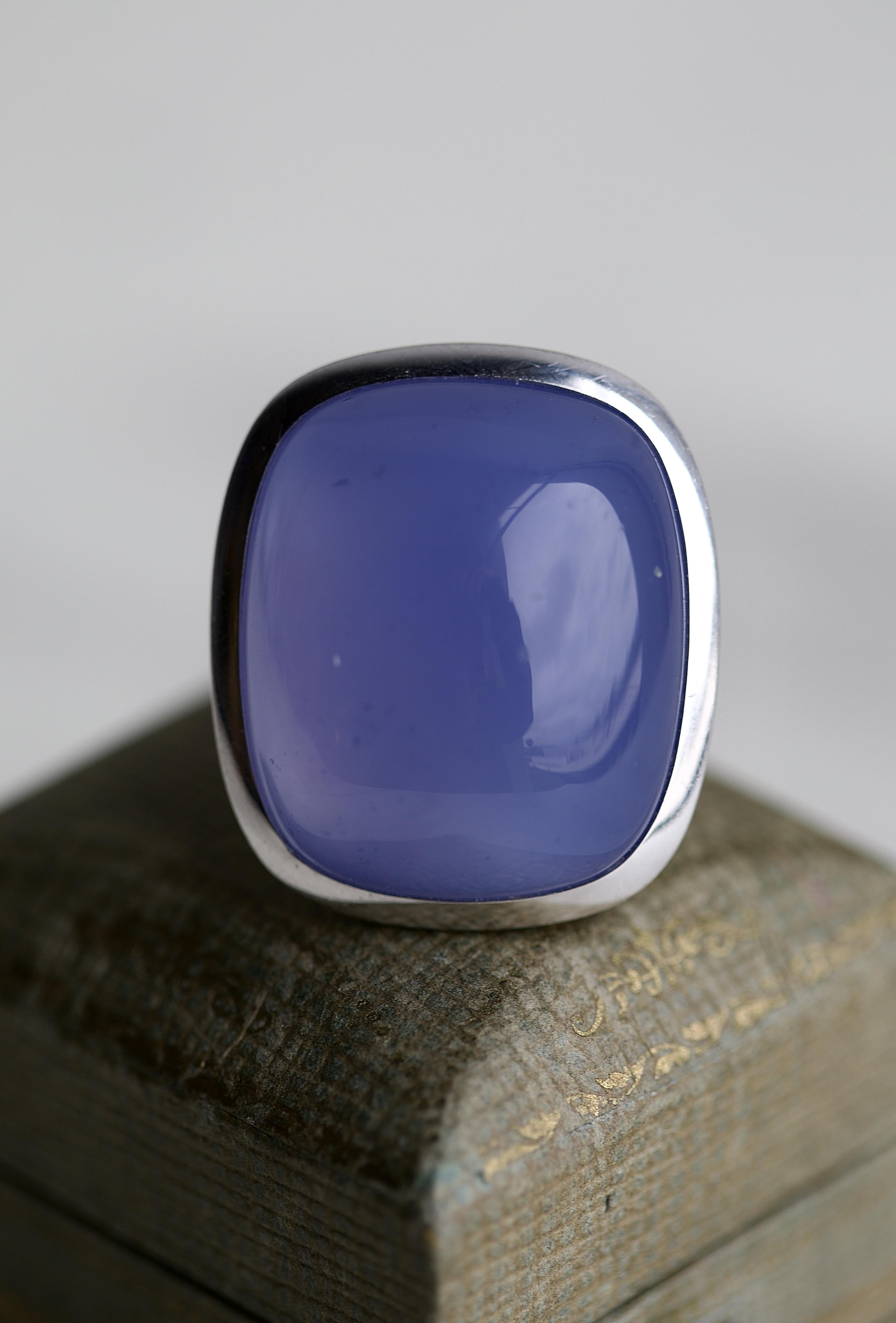 Vintage 46,5 Karat Calcedon zwei Ton Gold Cocktail Ring im Zustand „Hervorragend“ in Beverly Hills, CA