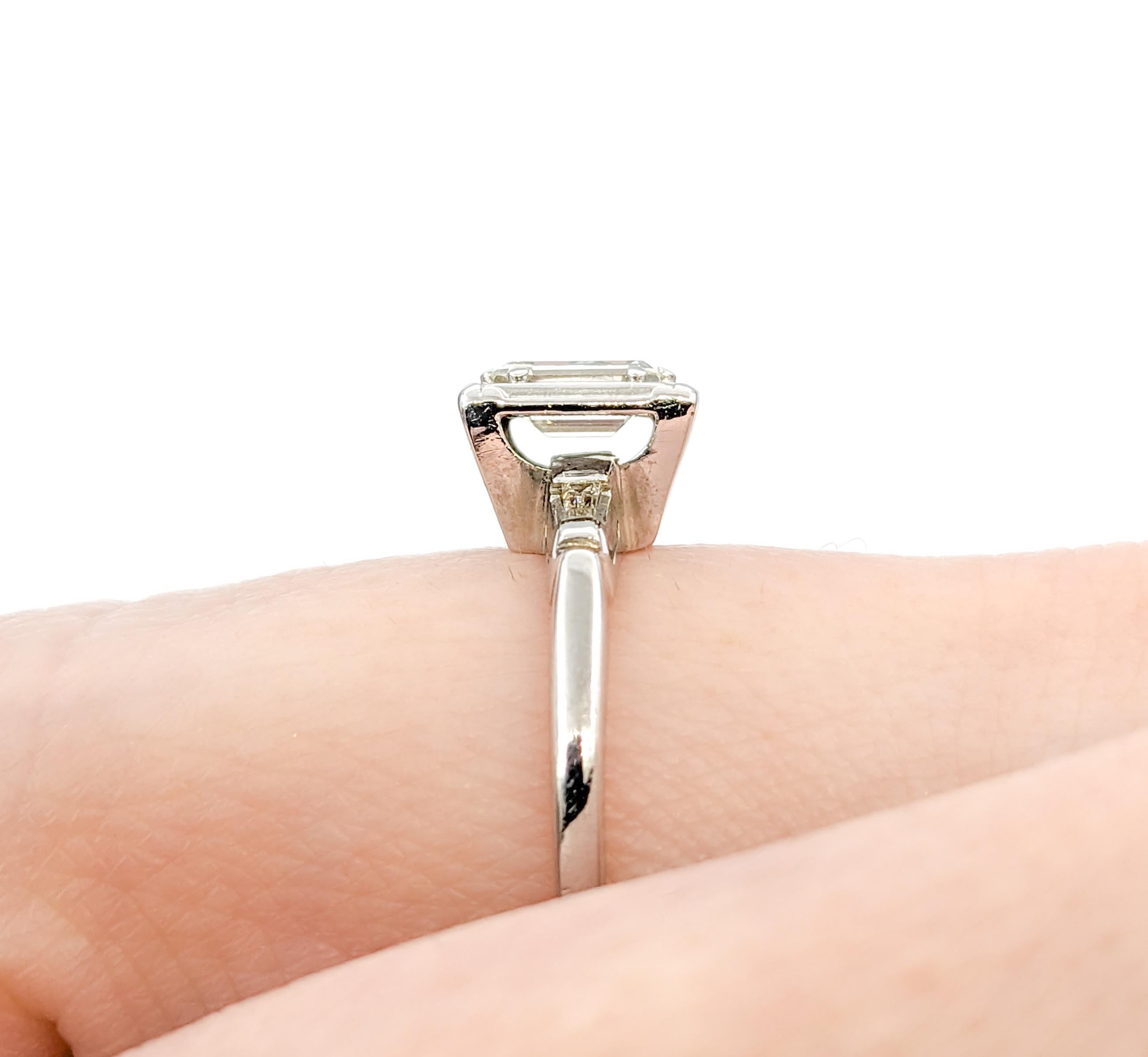 Verlobungsring aus Weißgold mit46 Karat Diamant im Smaragdschliff 4