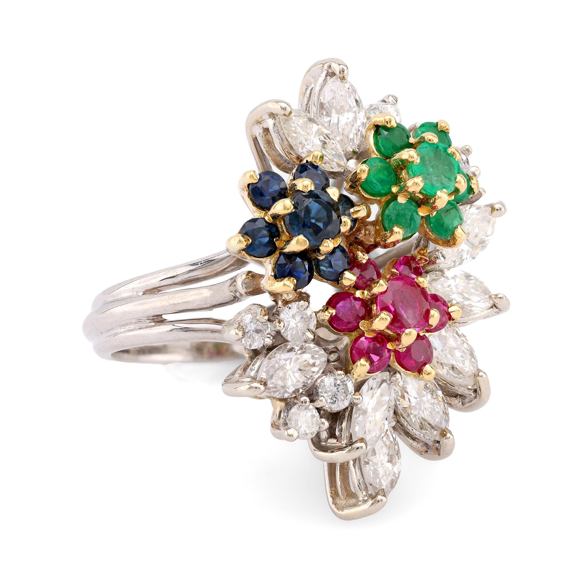 Moderne Bague cocktail vintage en or blanc 14 carats avec pierres précieuses d'un poids total de 4,7 carats en vente