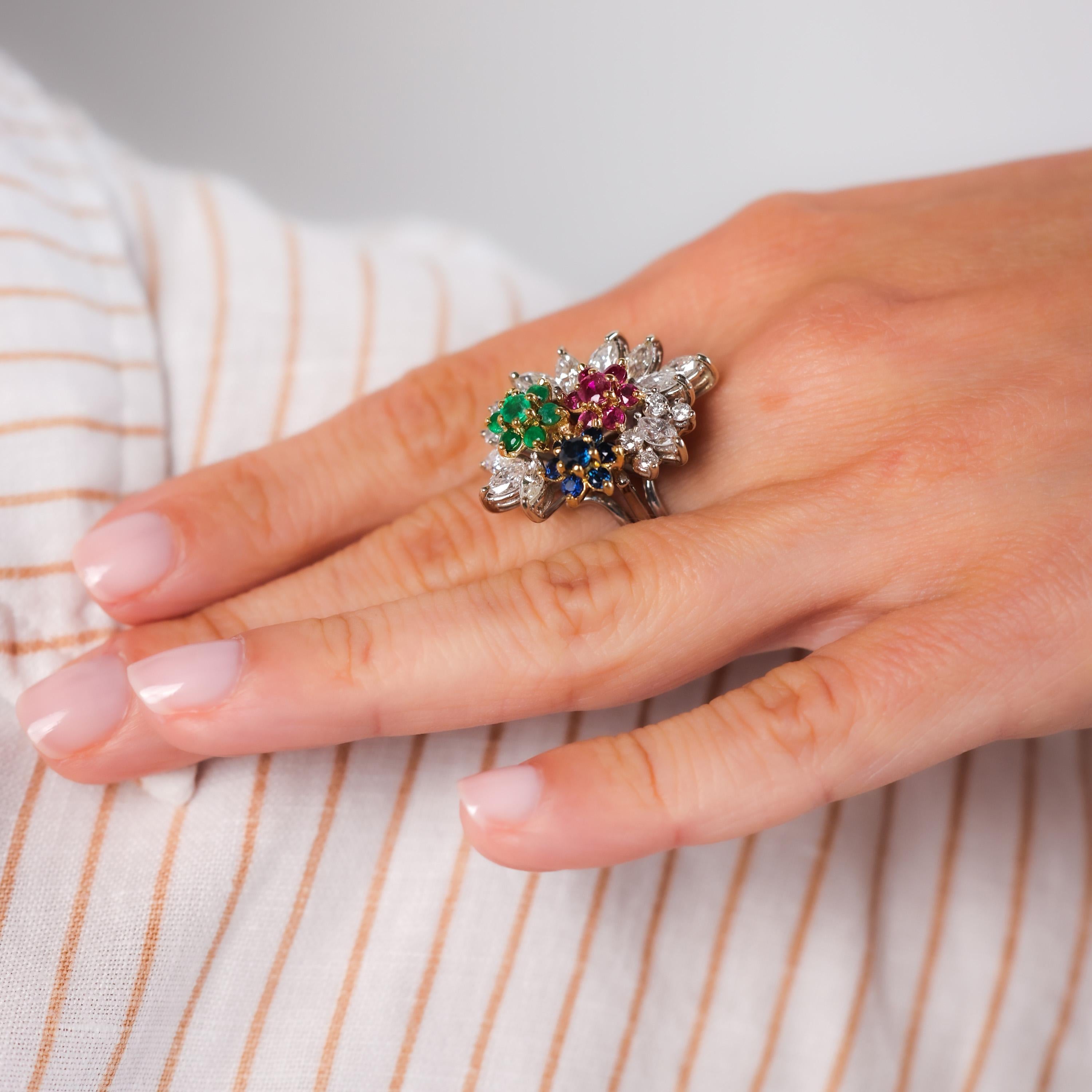 Taille brillant Bague cocktail vintage en or blanc 14 carats avec pierres précieuses d'un poids total de 4,7 carats en vente