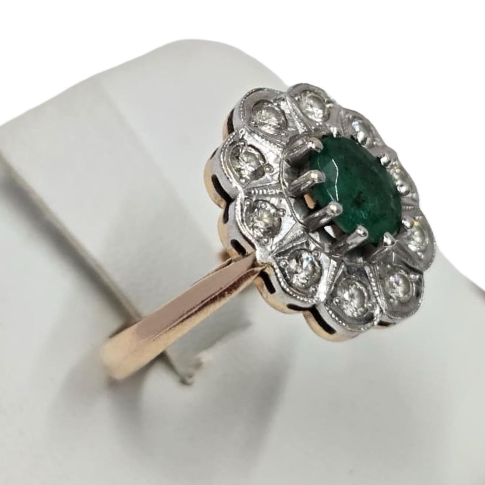 Set di anelli e orecchini d'epoca con smeraldo russo e diamanti del Giardino Imperiale da 4,70tcw in vendita 6