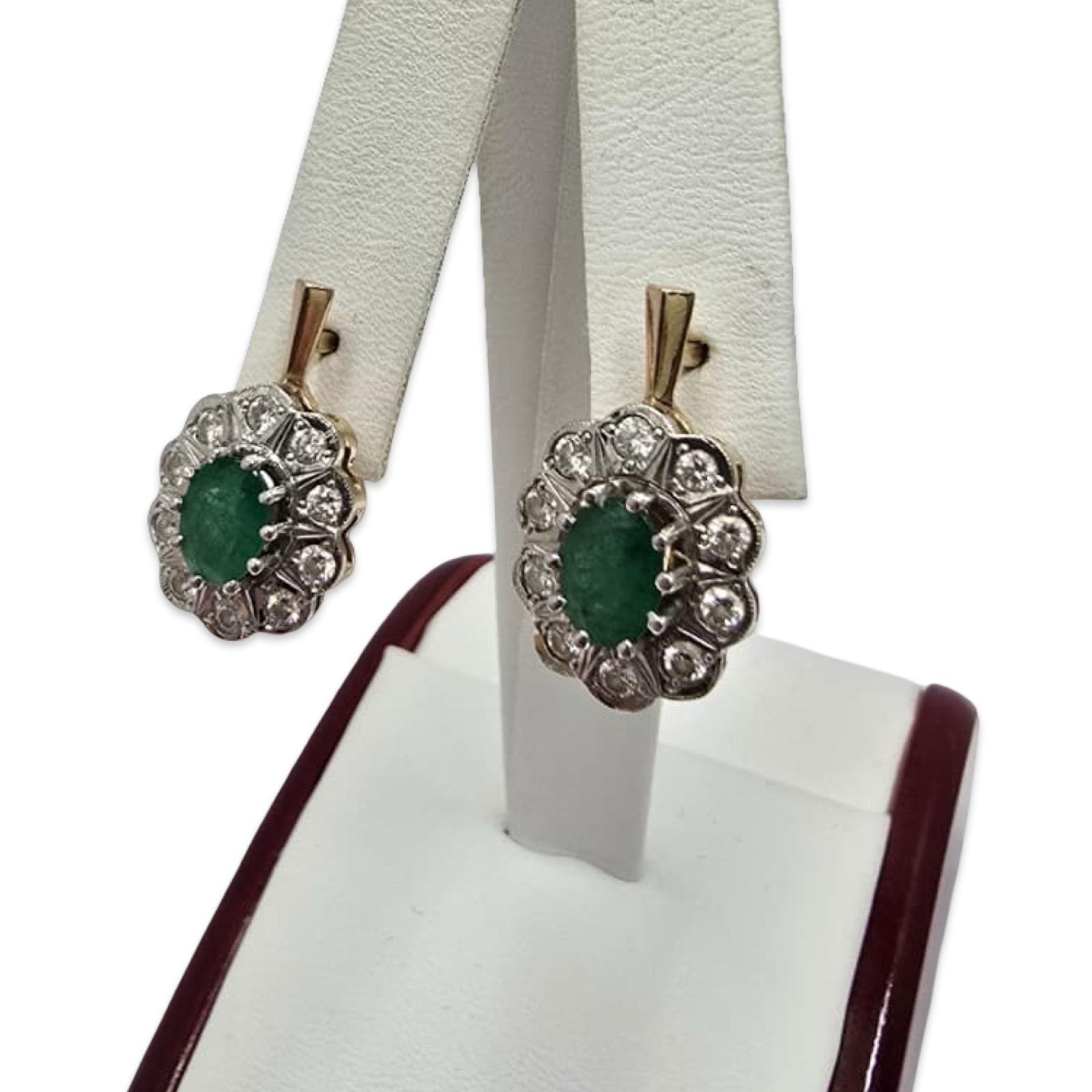 Set di anelli e orecchini d'epoca con smeraldo russo e diamanti del Giardino Imperiale da 4,70tcw in vendita 2